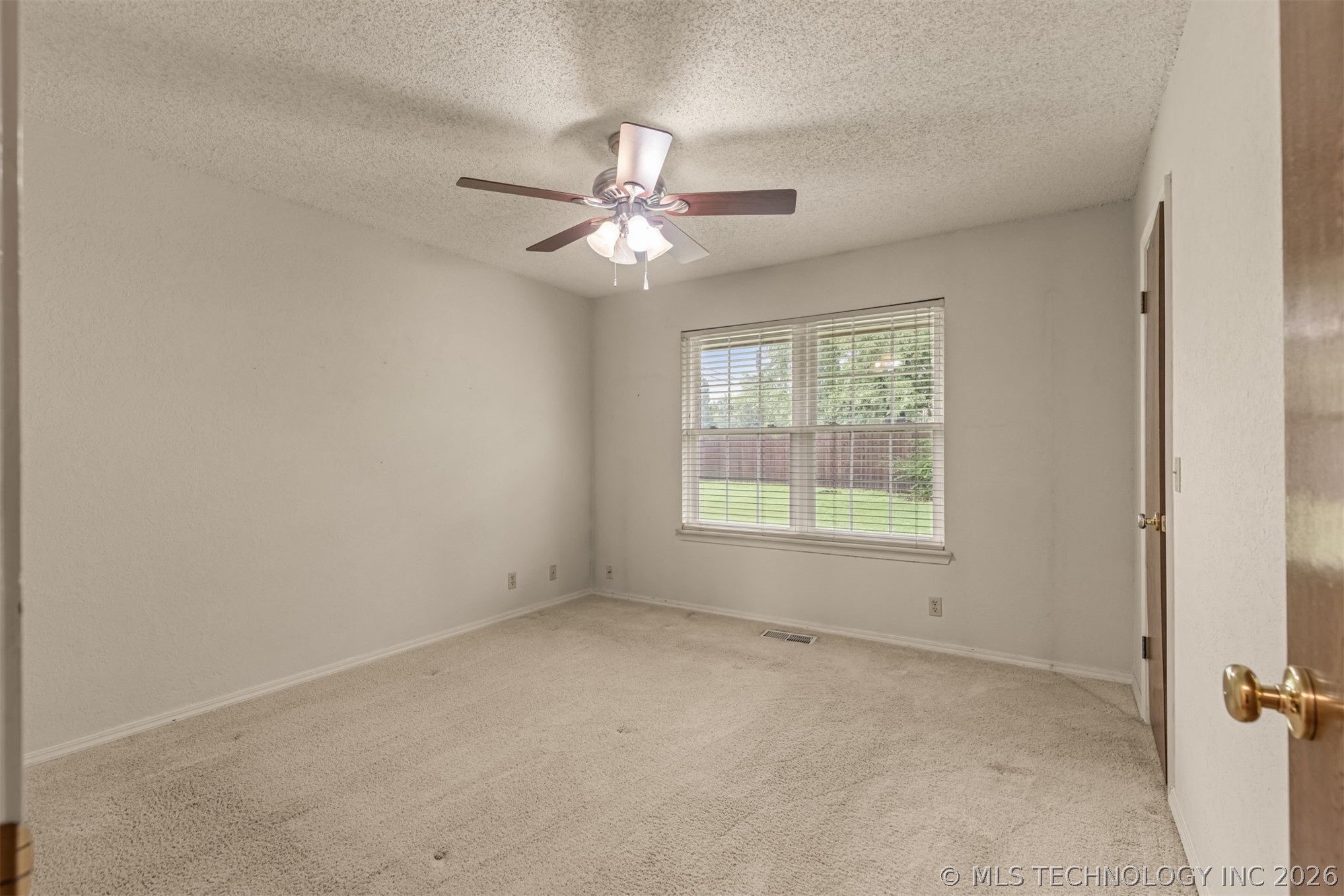 4801 S Birch Avenue Property Photo 22