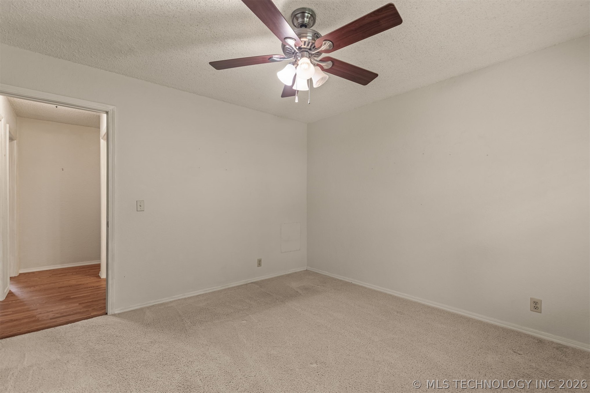 4801 S Birch Avenue Property Photo 23