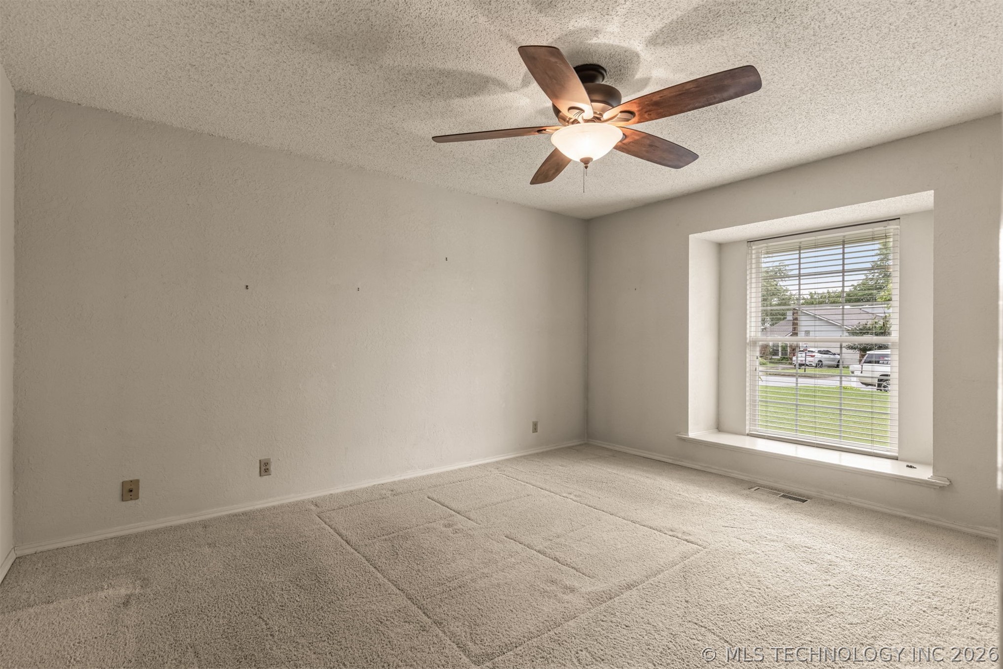 4801 S Birch Avenue Property Photo 27