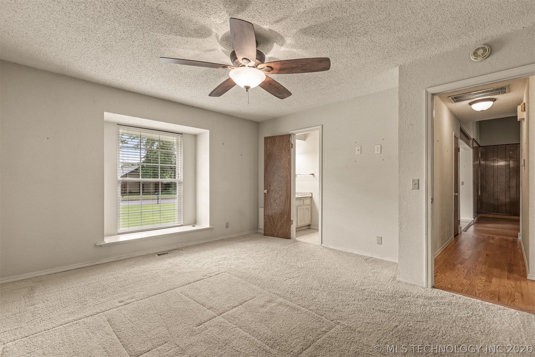 4801 S Birch Avenue Property Photo 28