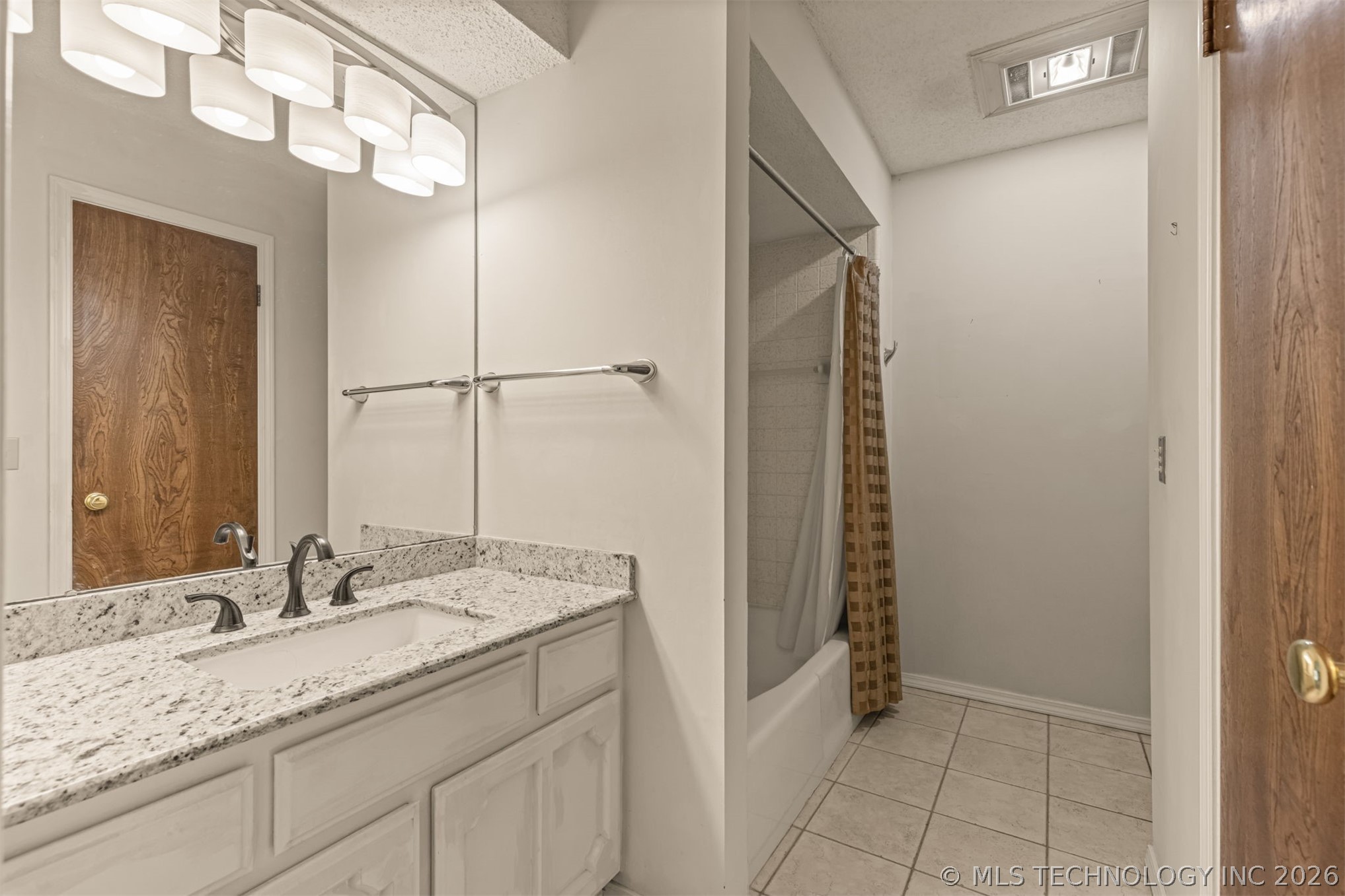 4801 S Birch Avenue Property Photo 32