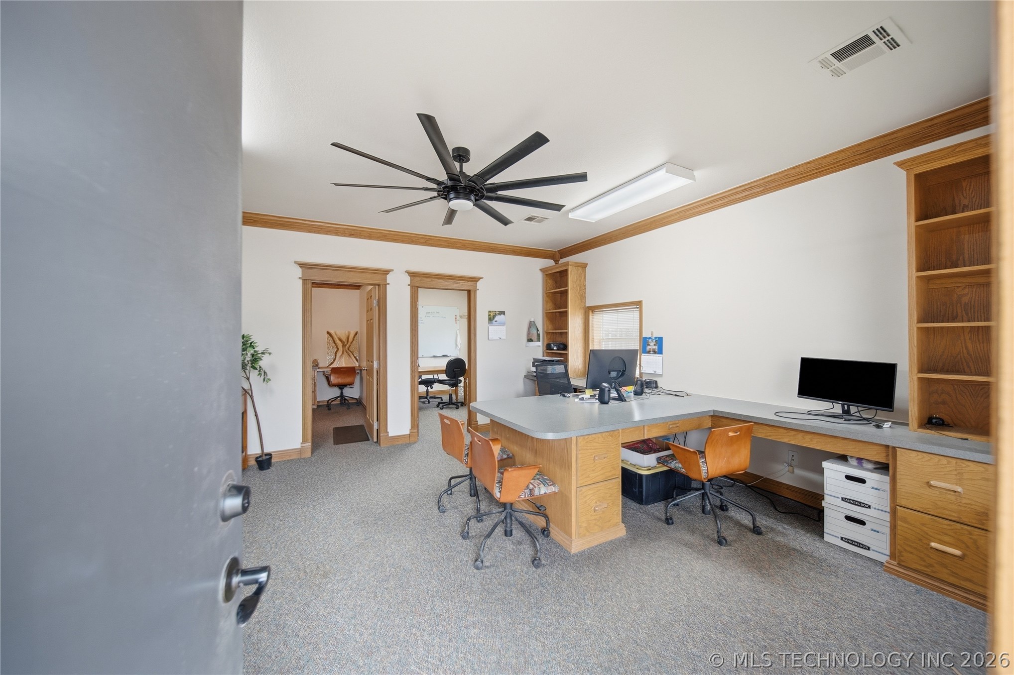 514 E Will Rogers Boulevard Property Photo 8