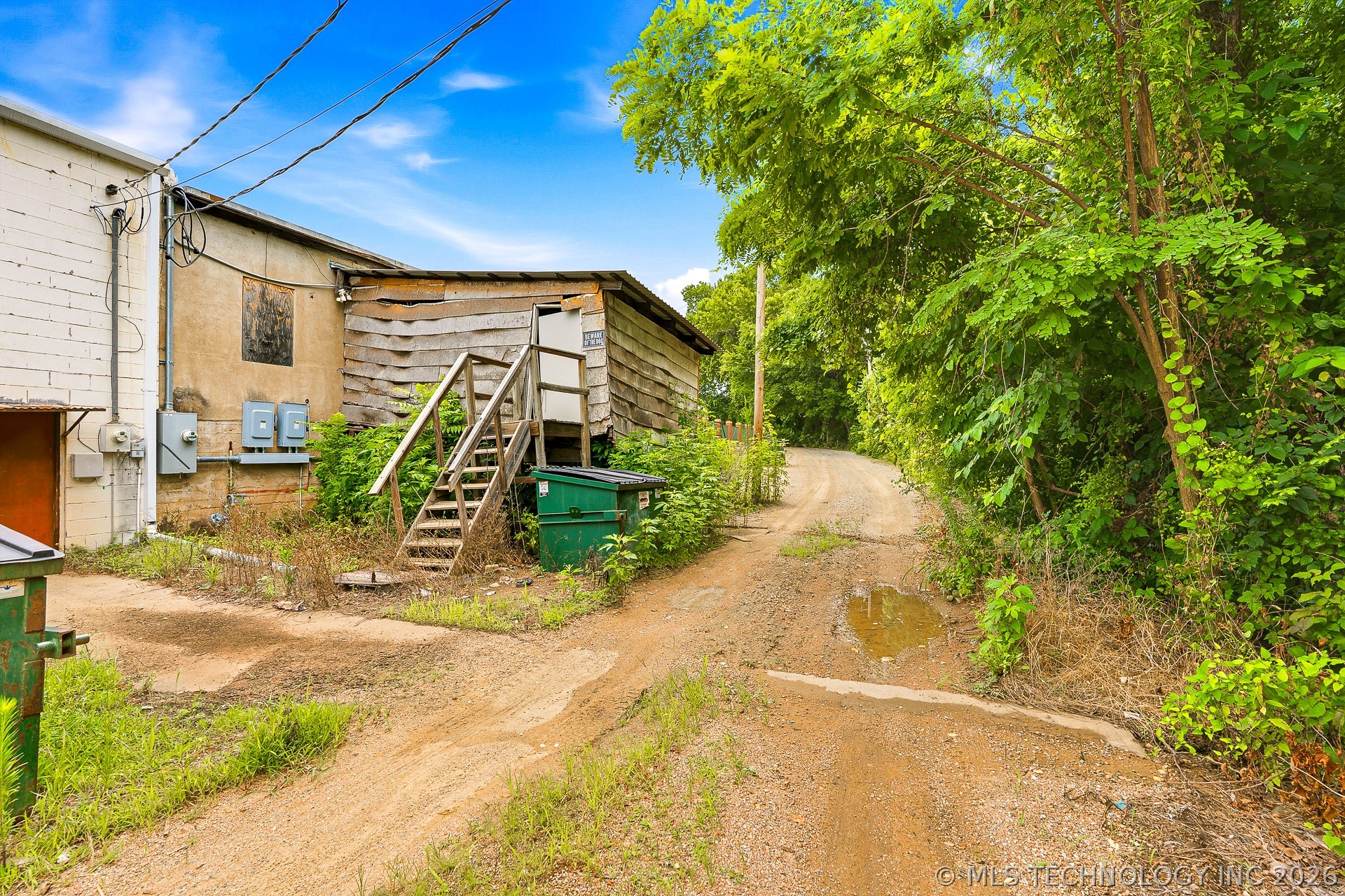 110 E Main Property Photo 16