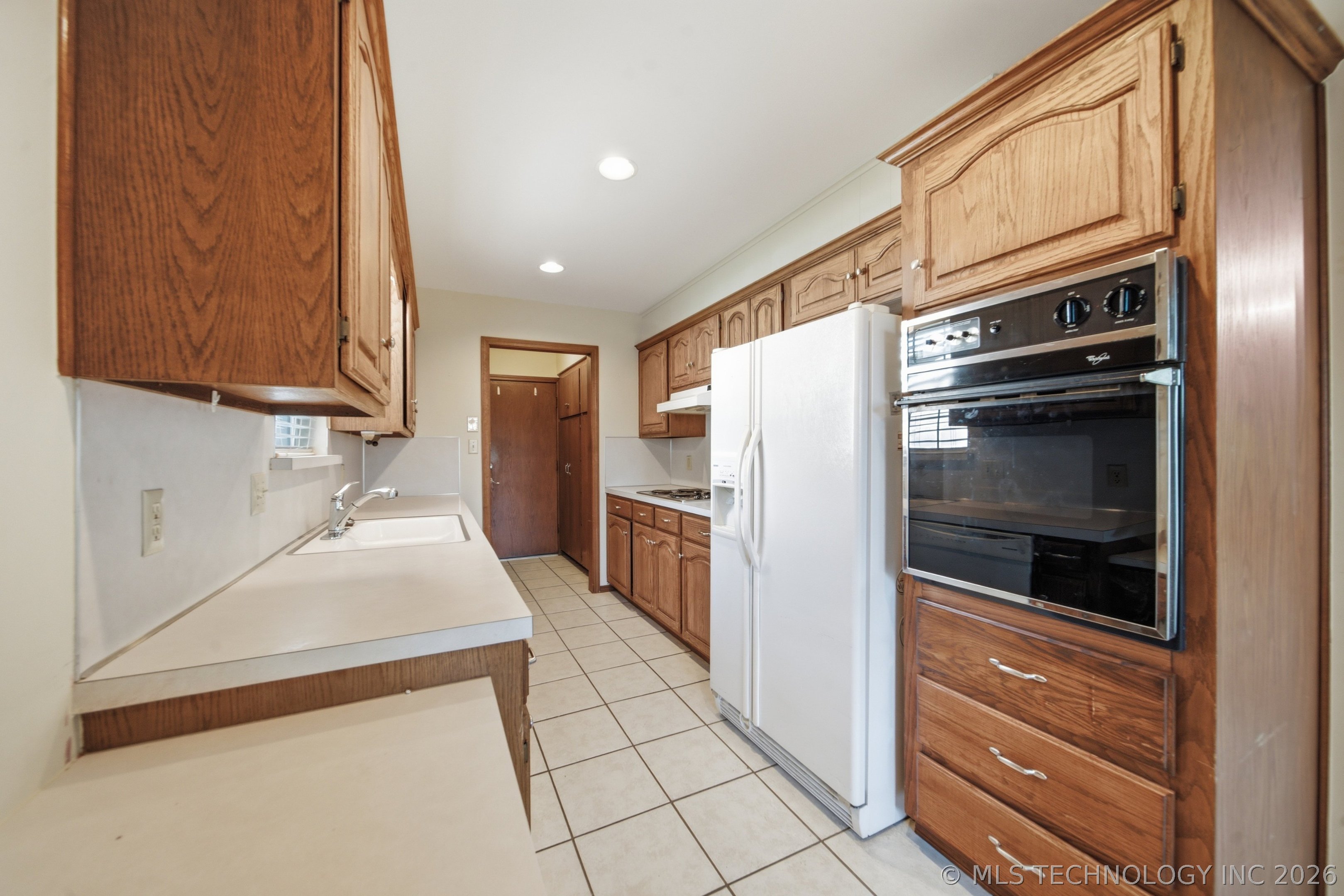 530 E D Street Property Photo 11