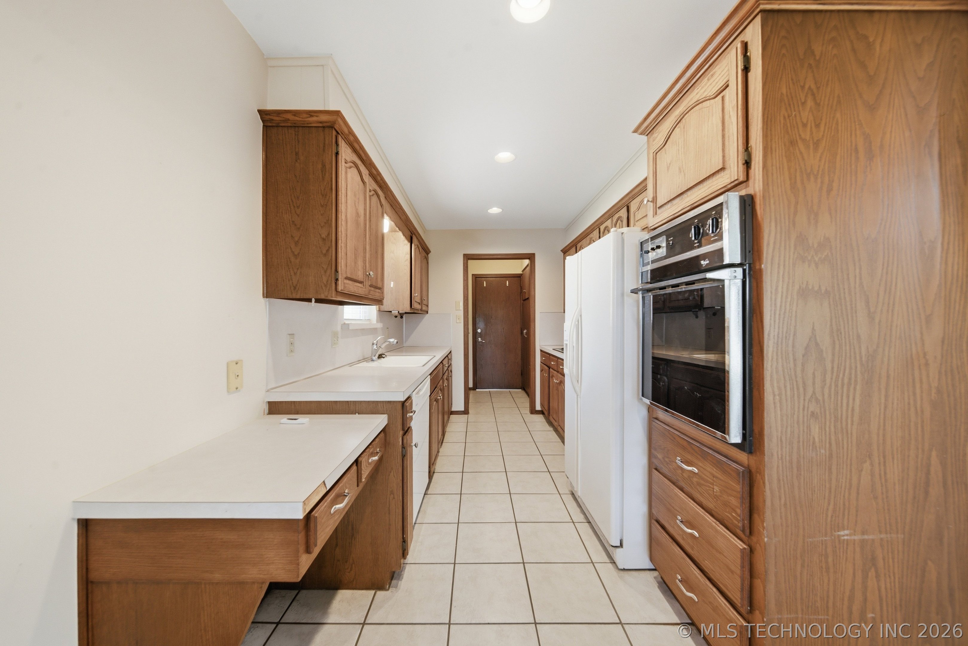 530 E D Street Property Photo 12