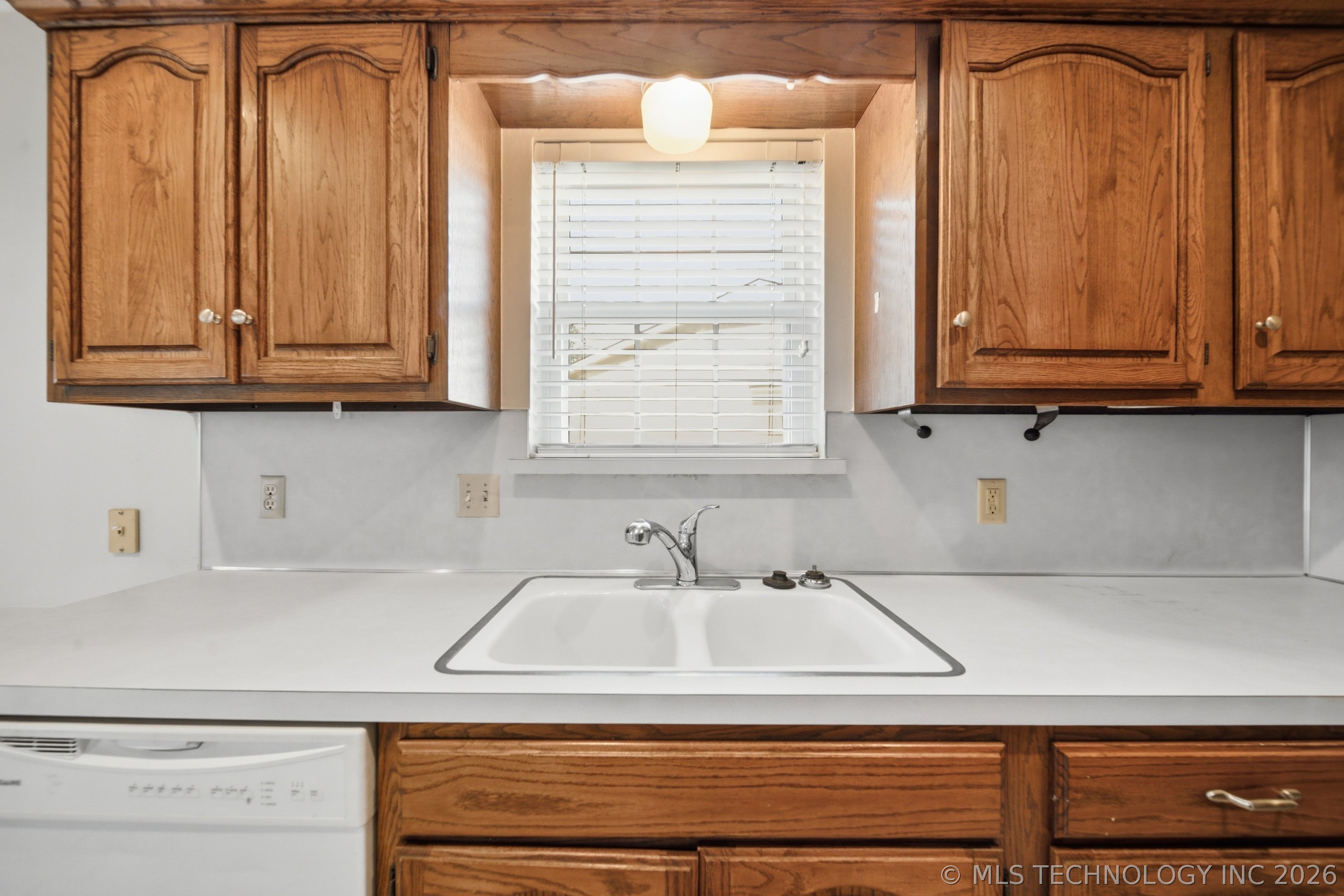 530 E D Street Property Photo 14