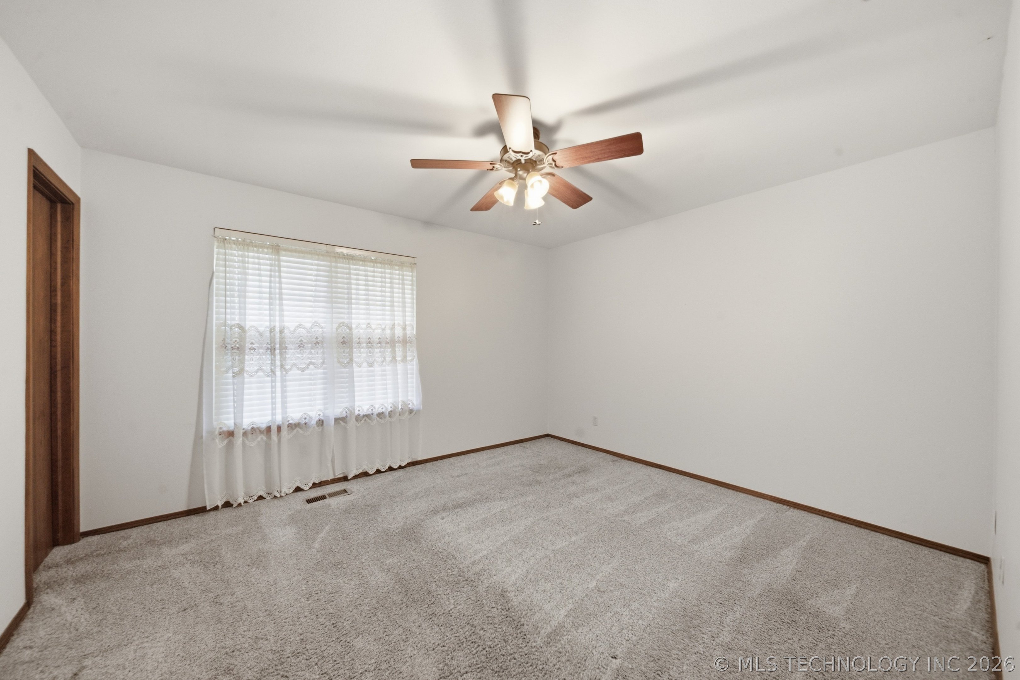 530 E D Street Property Photo 17