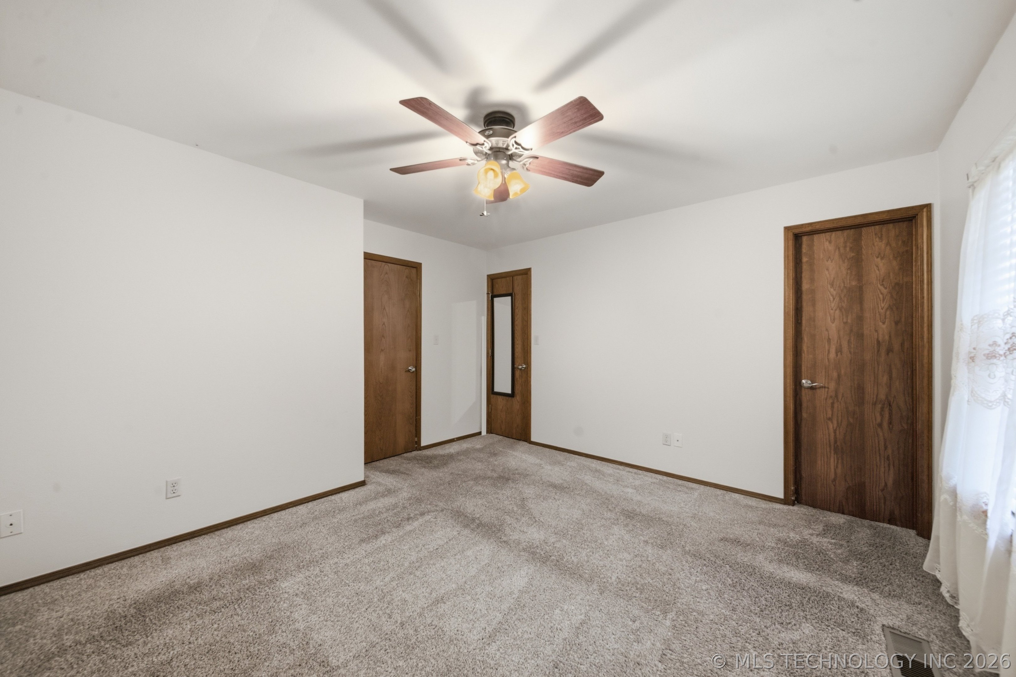 530 E D Street Property Photo 18