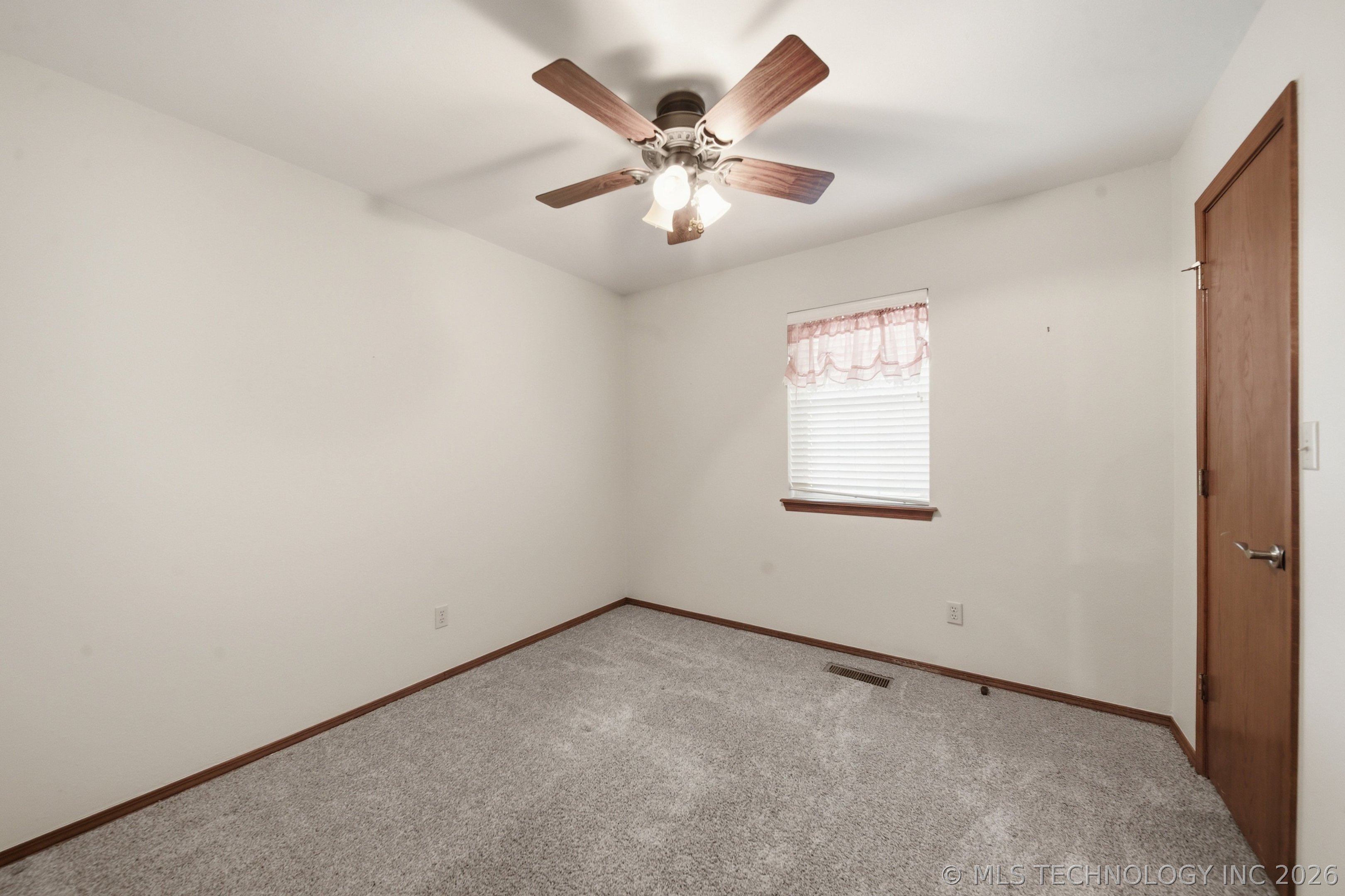 530 E D Street Property Photo 22
