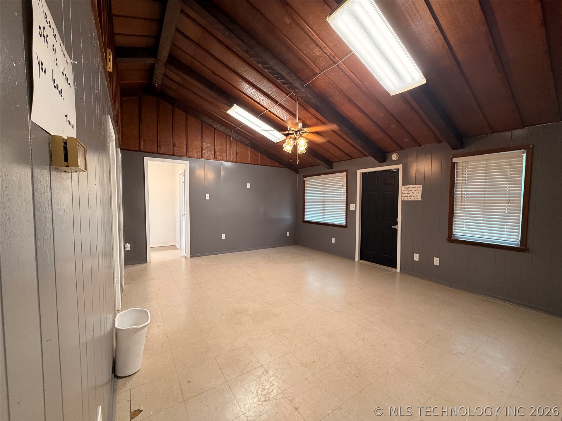 902 Ne Lincoln Property Photo 6