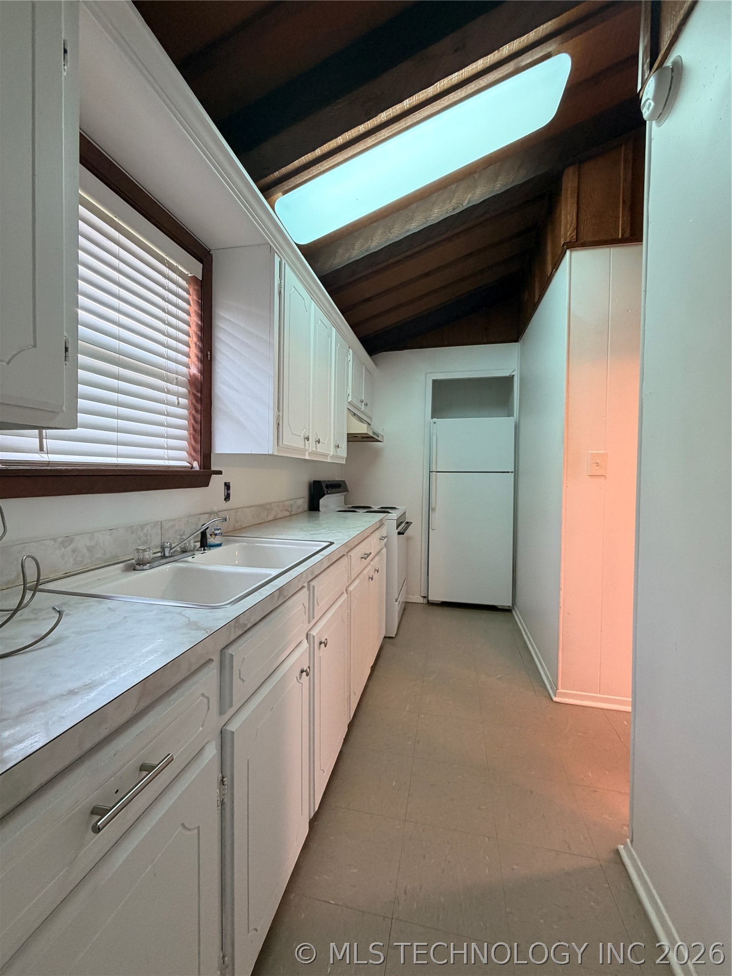 902 Ne Lincoln Property Photo 18