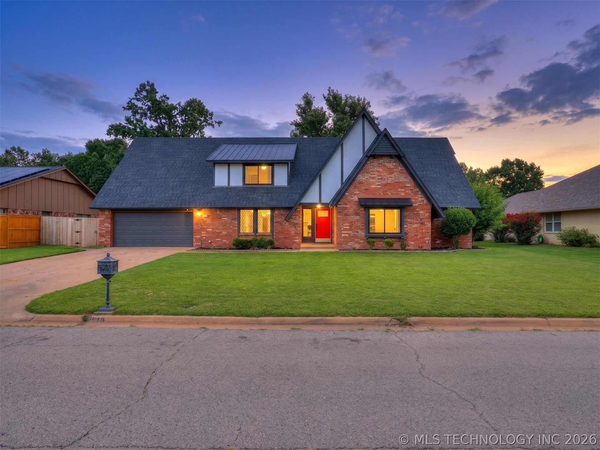 826 Lynwood Lane Property Photo 1