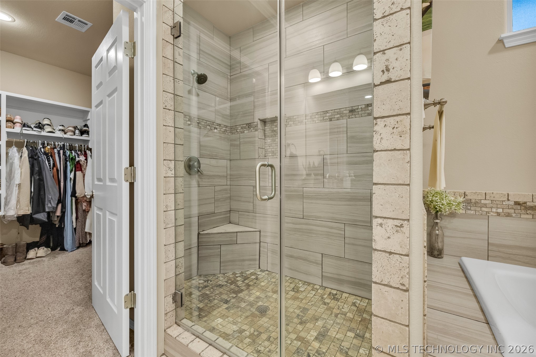 4061 E 496 Road Property Photo 9