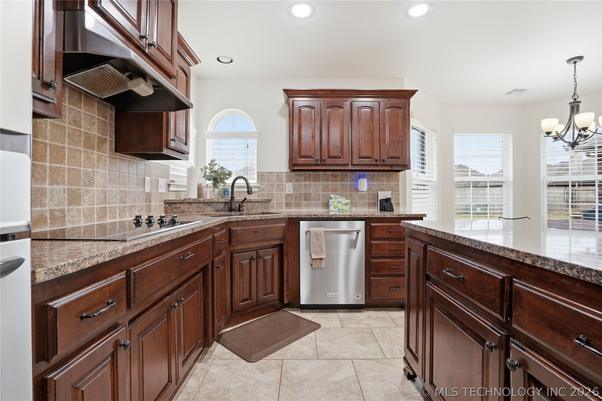 18210 E 47th Street Property Photo 16