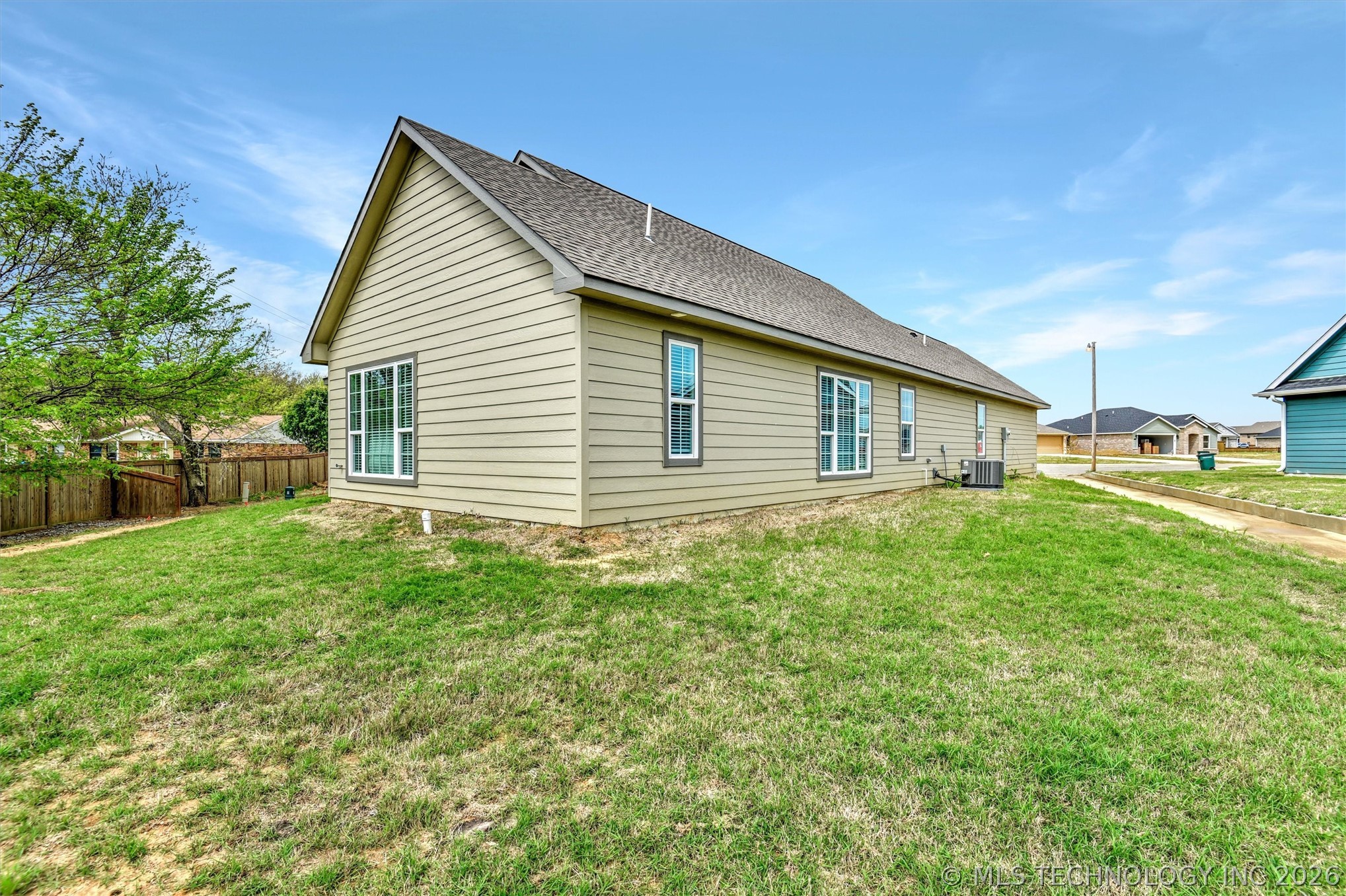 1178 Wild Indigo Circle Property Photo 5