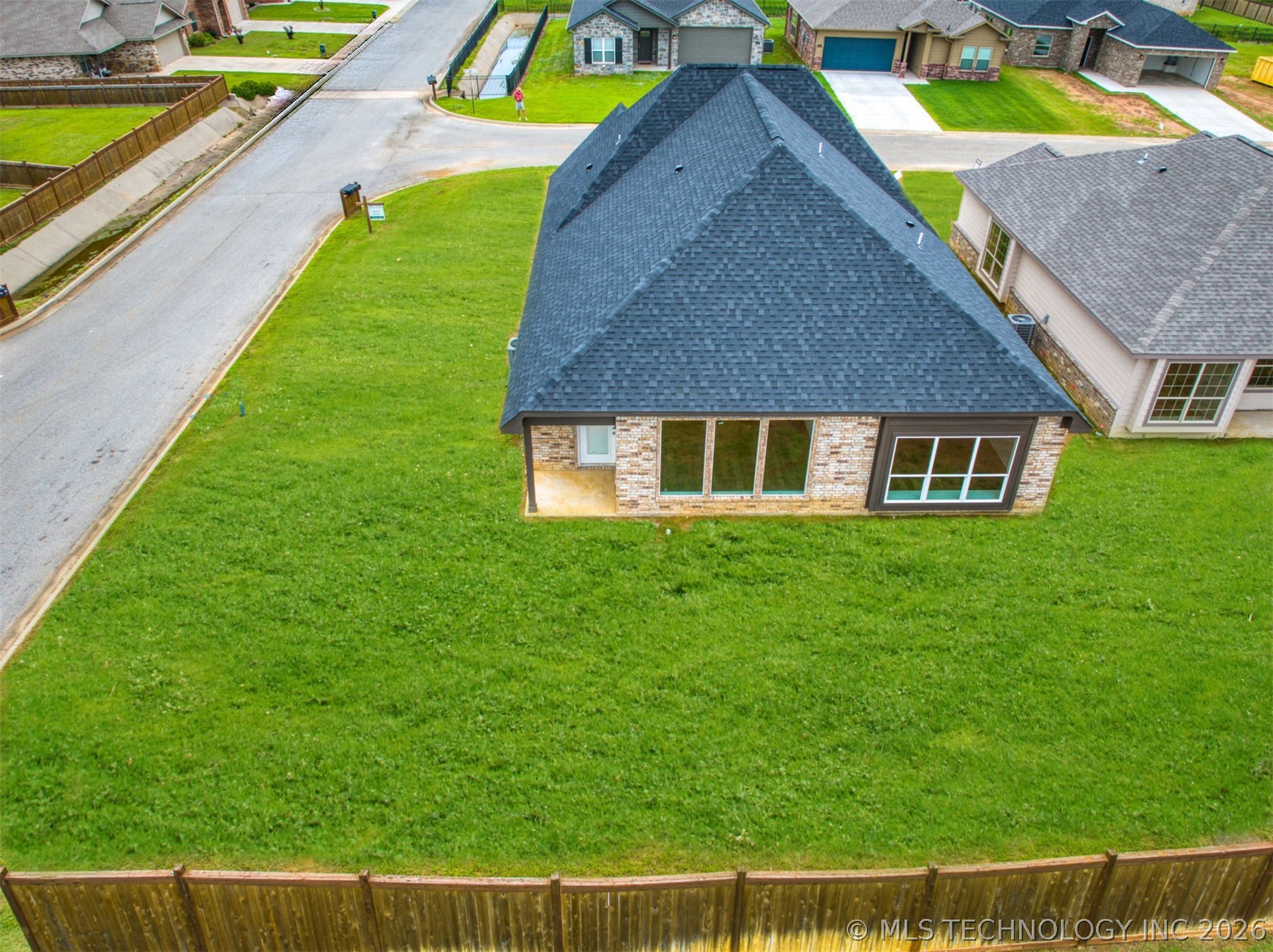 1197 Wild Indigo Circle Property Photo 47