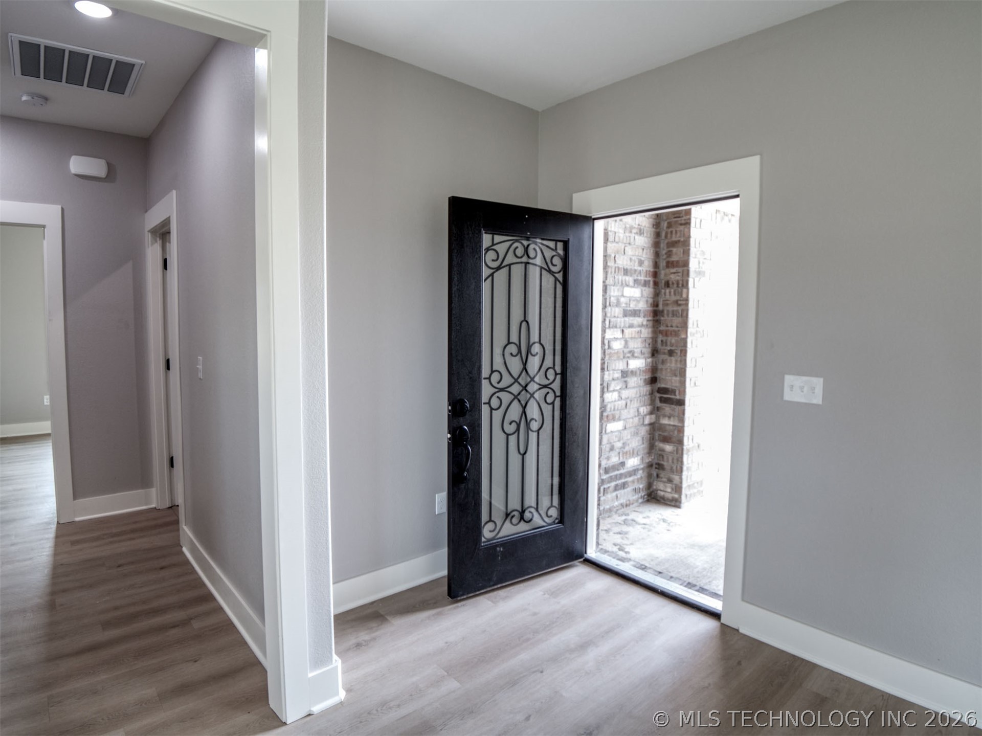 1190 Wild Indigo Circle Property Photo 4