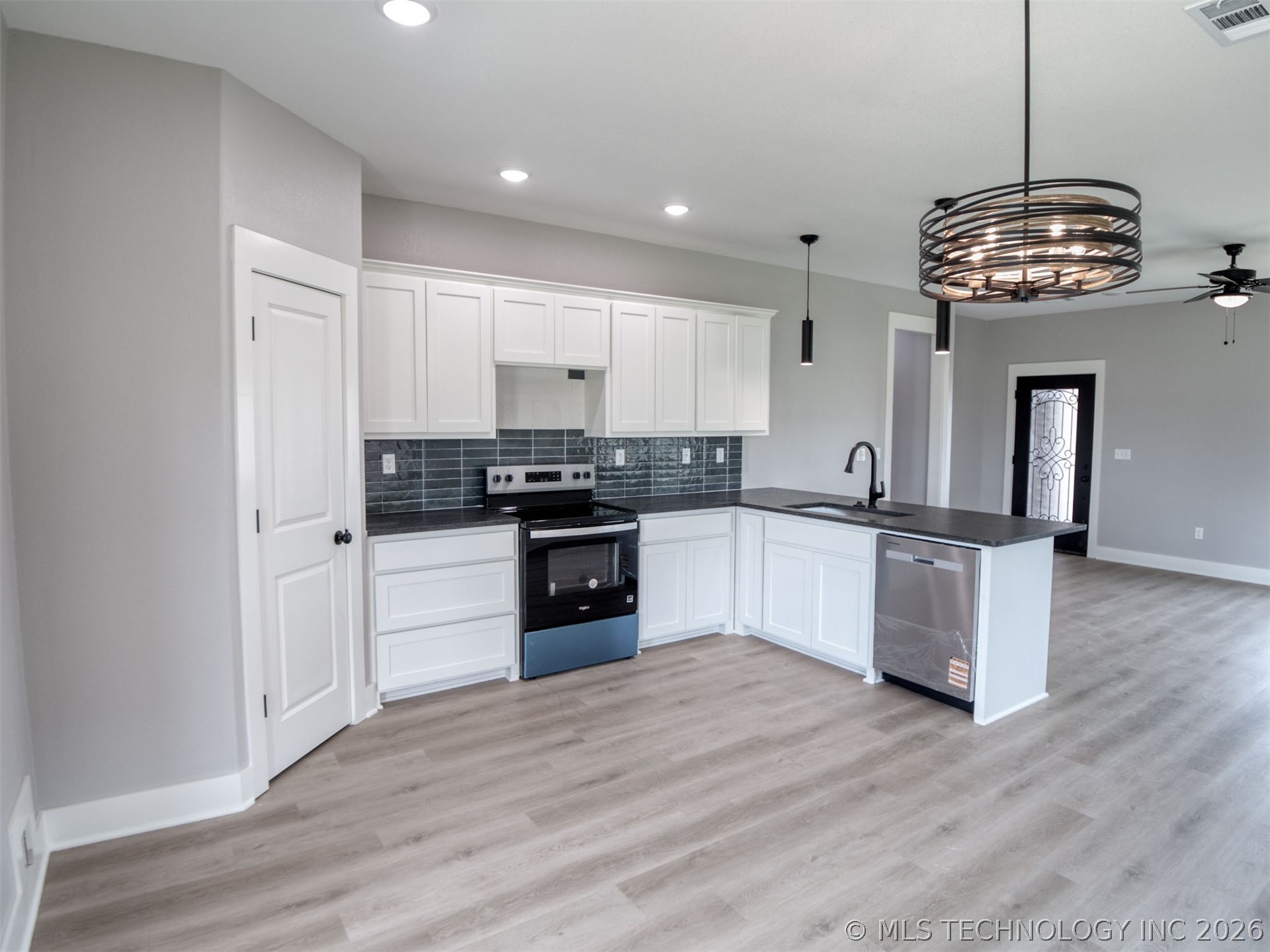 1190 Wild Indigo Circle Property Photo 8