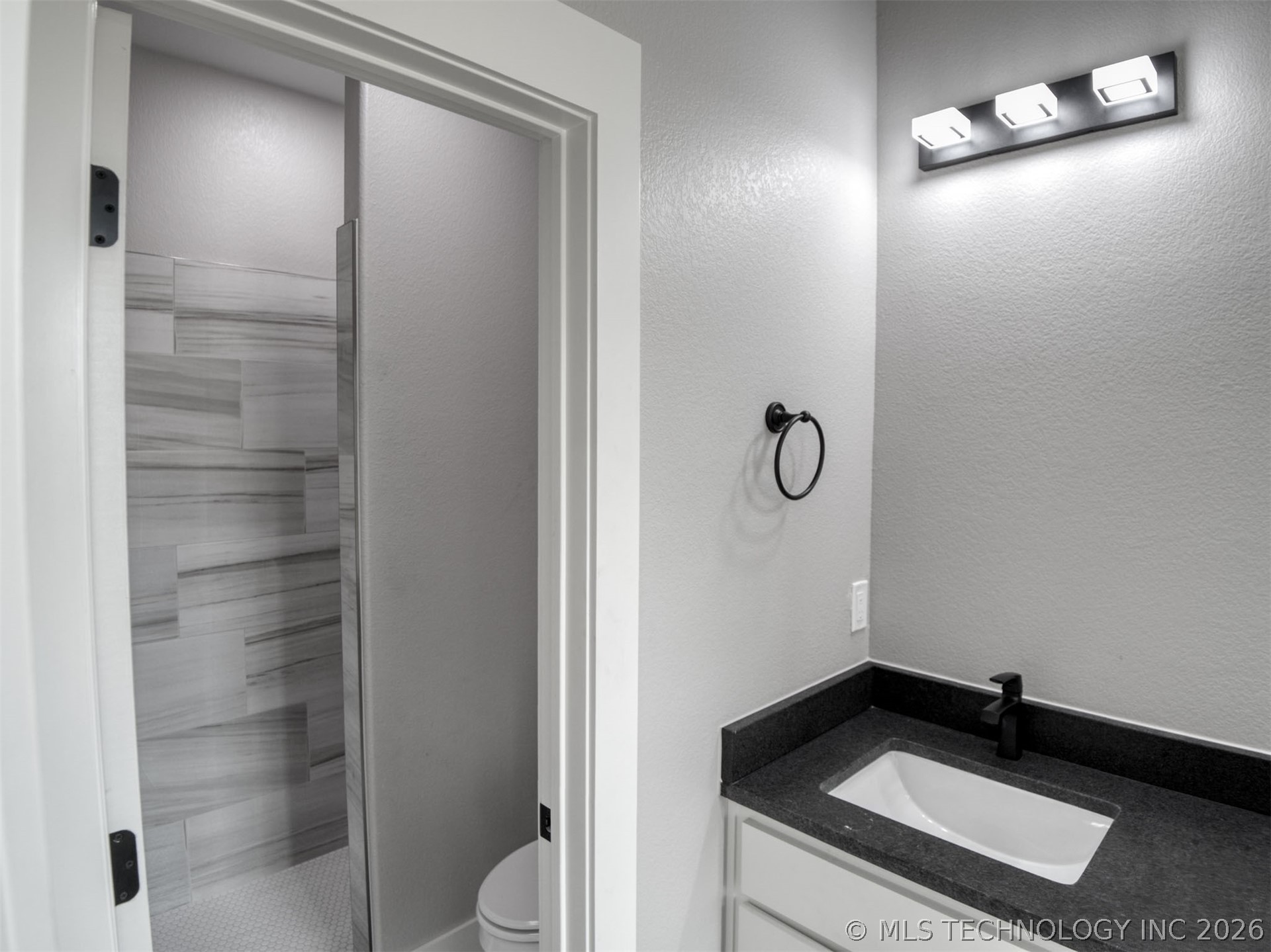 1190 Wild Indigo Circle Property Photo 15