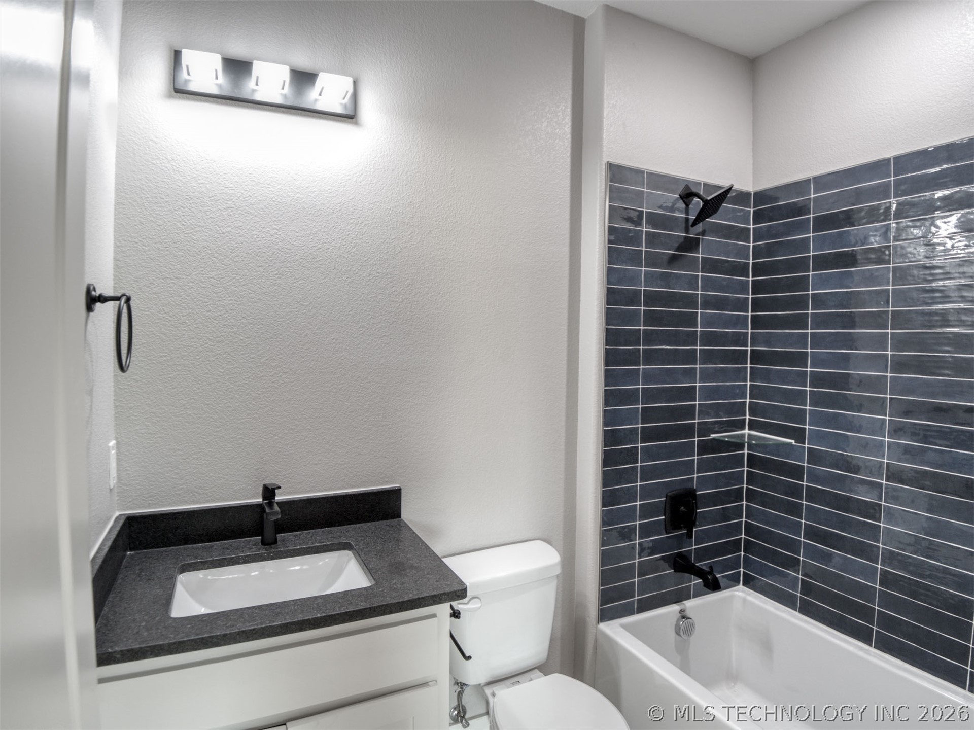 1190 Wild Indigo Circle Property Photo 18