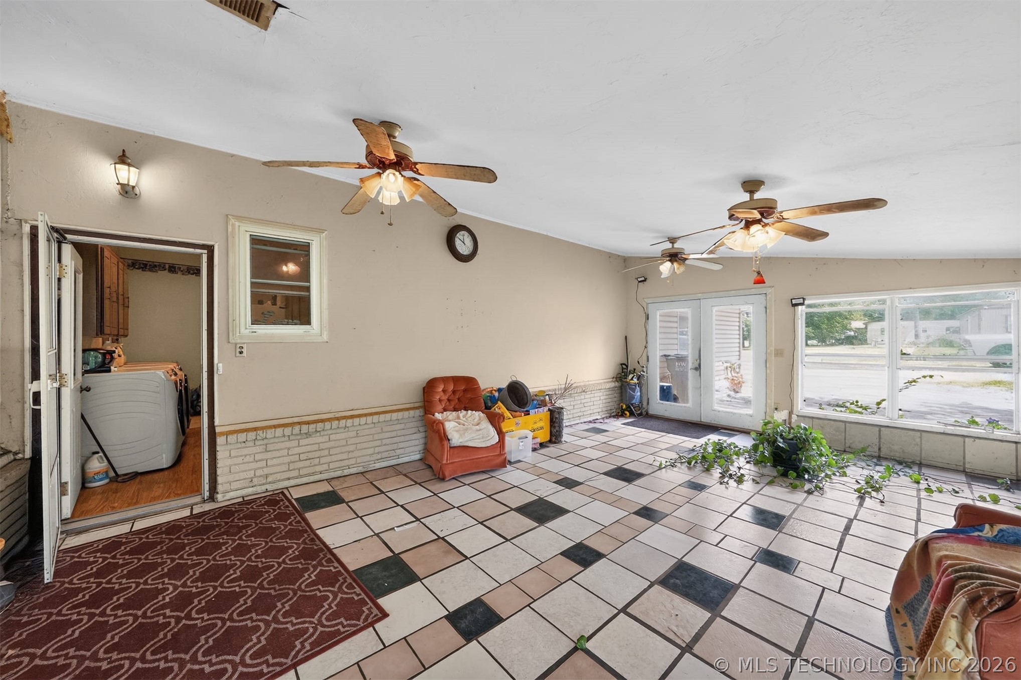 1286 Us-69 S Property Photo 6
