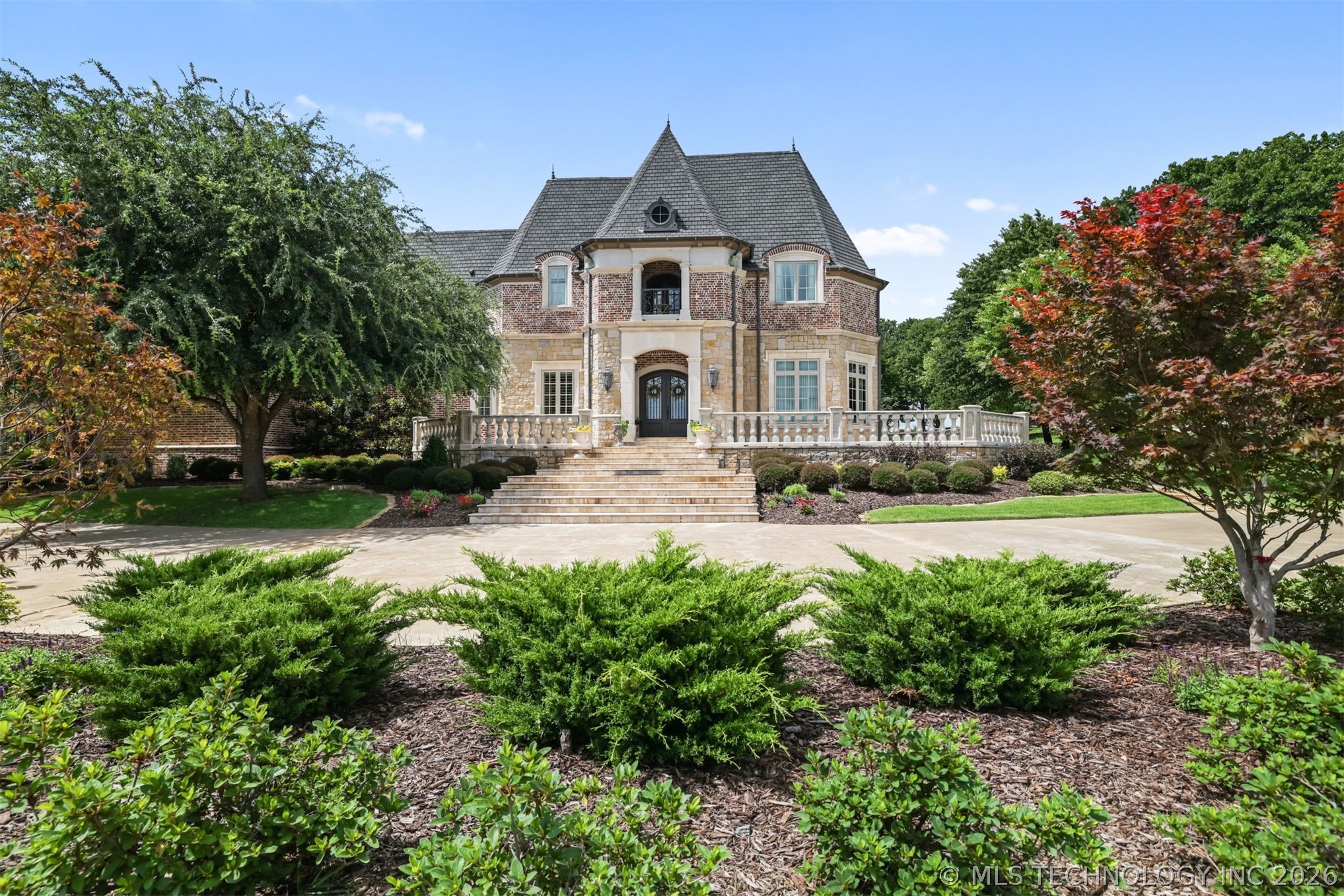 3202 Castle Court Property Photo