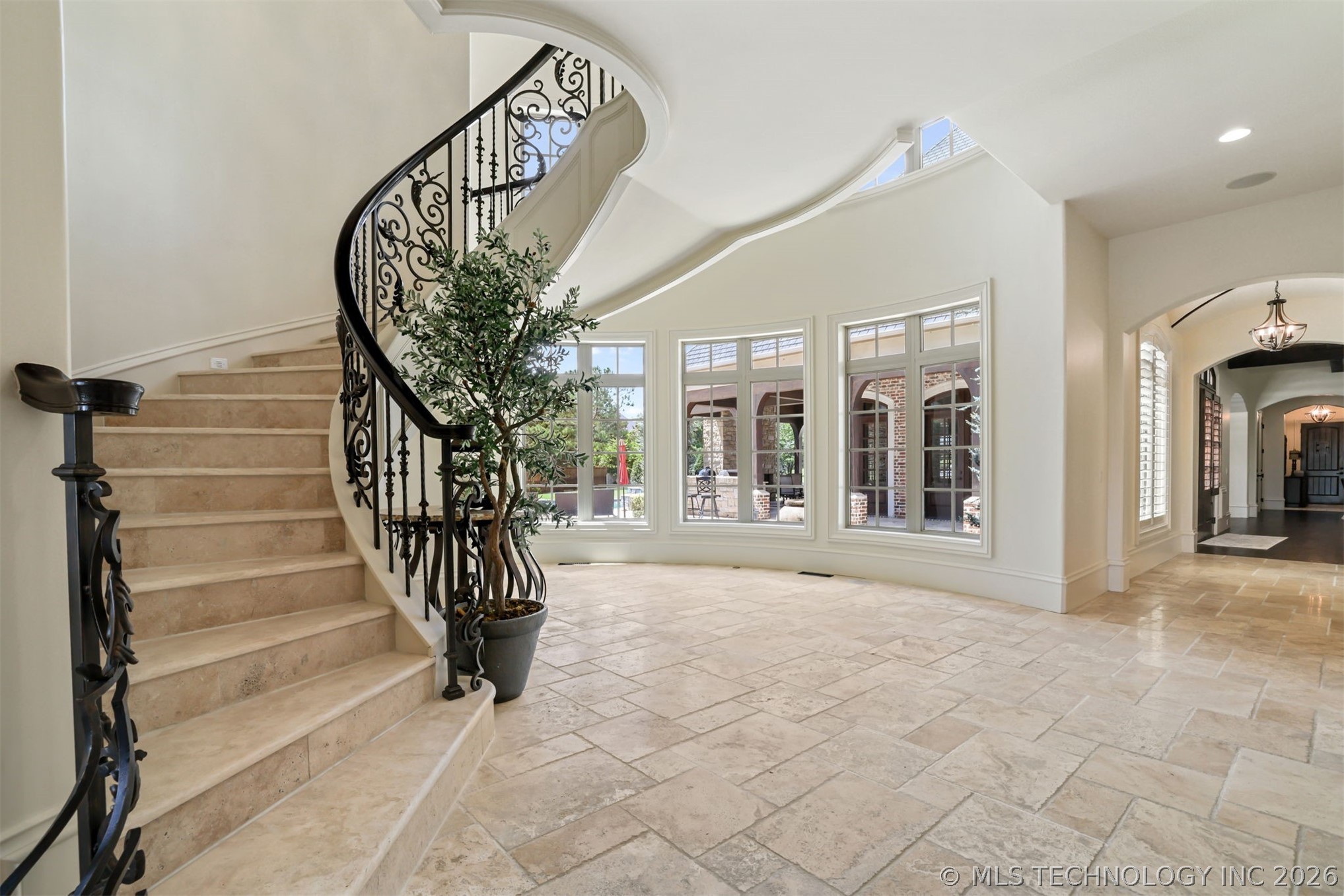 3202 Castle Court Property Photo 4