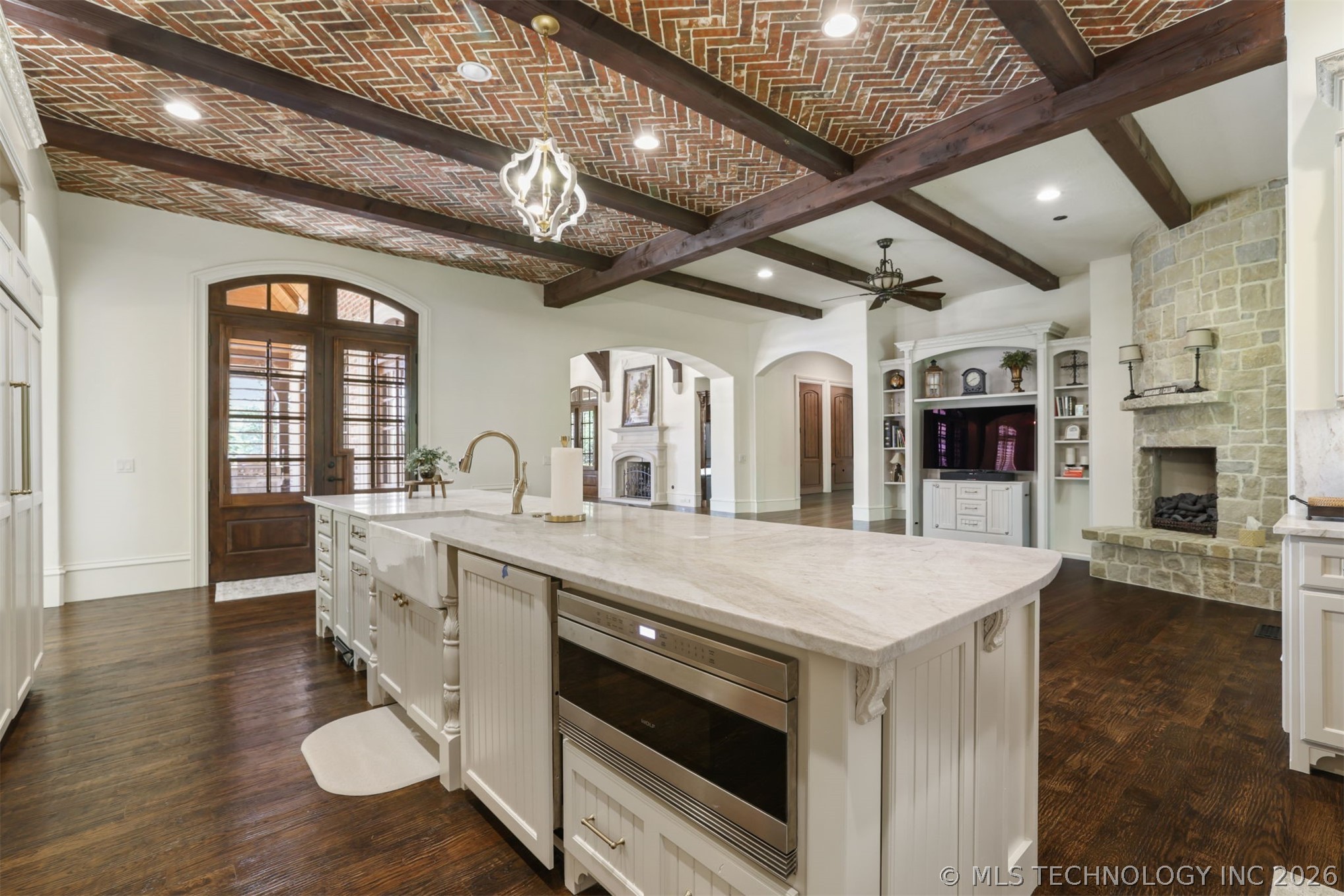 3202 Castle Court Property Photo 13