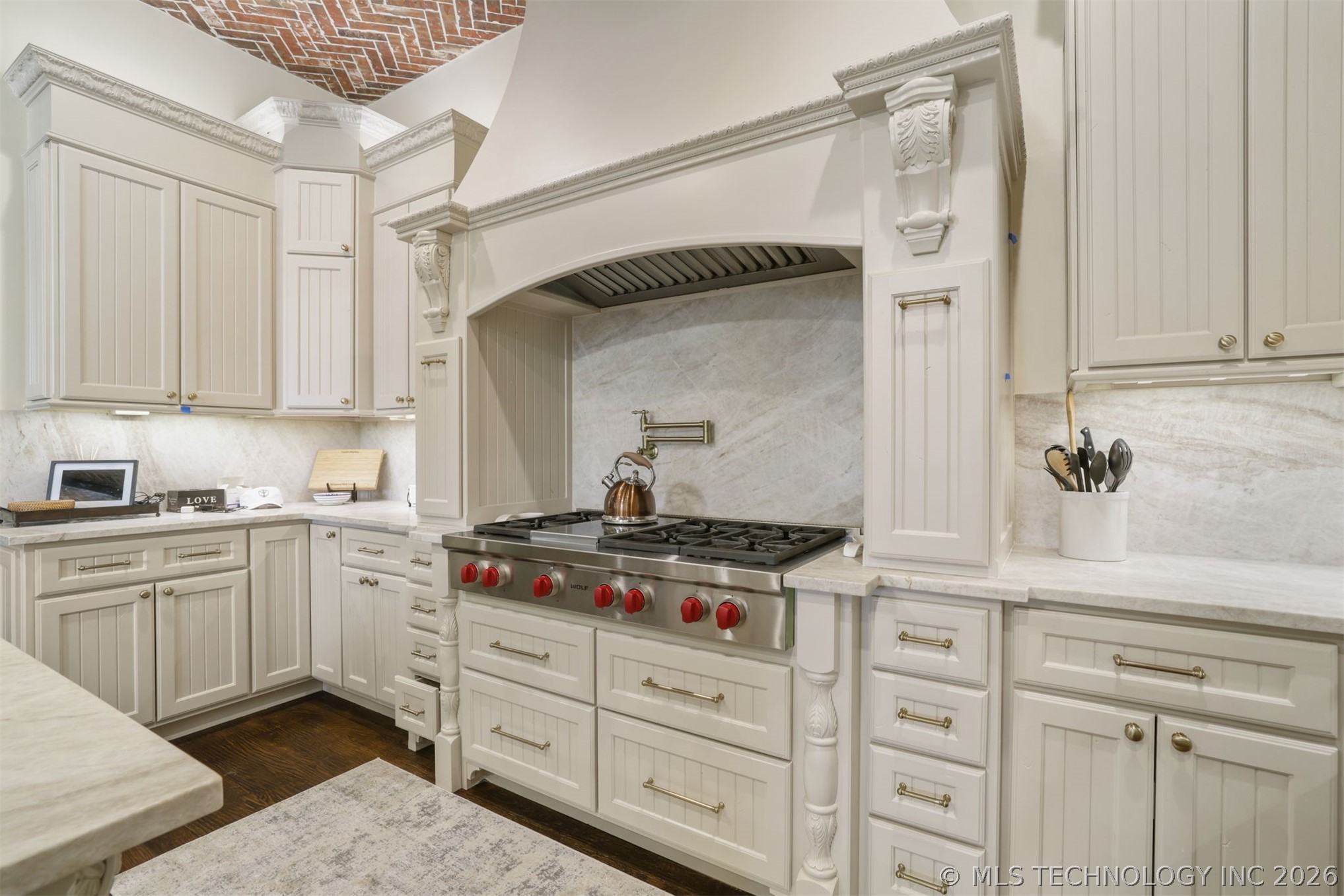 3202 Castle Court Property Photo 15