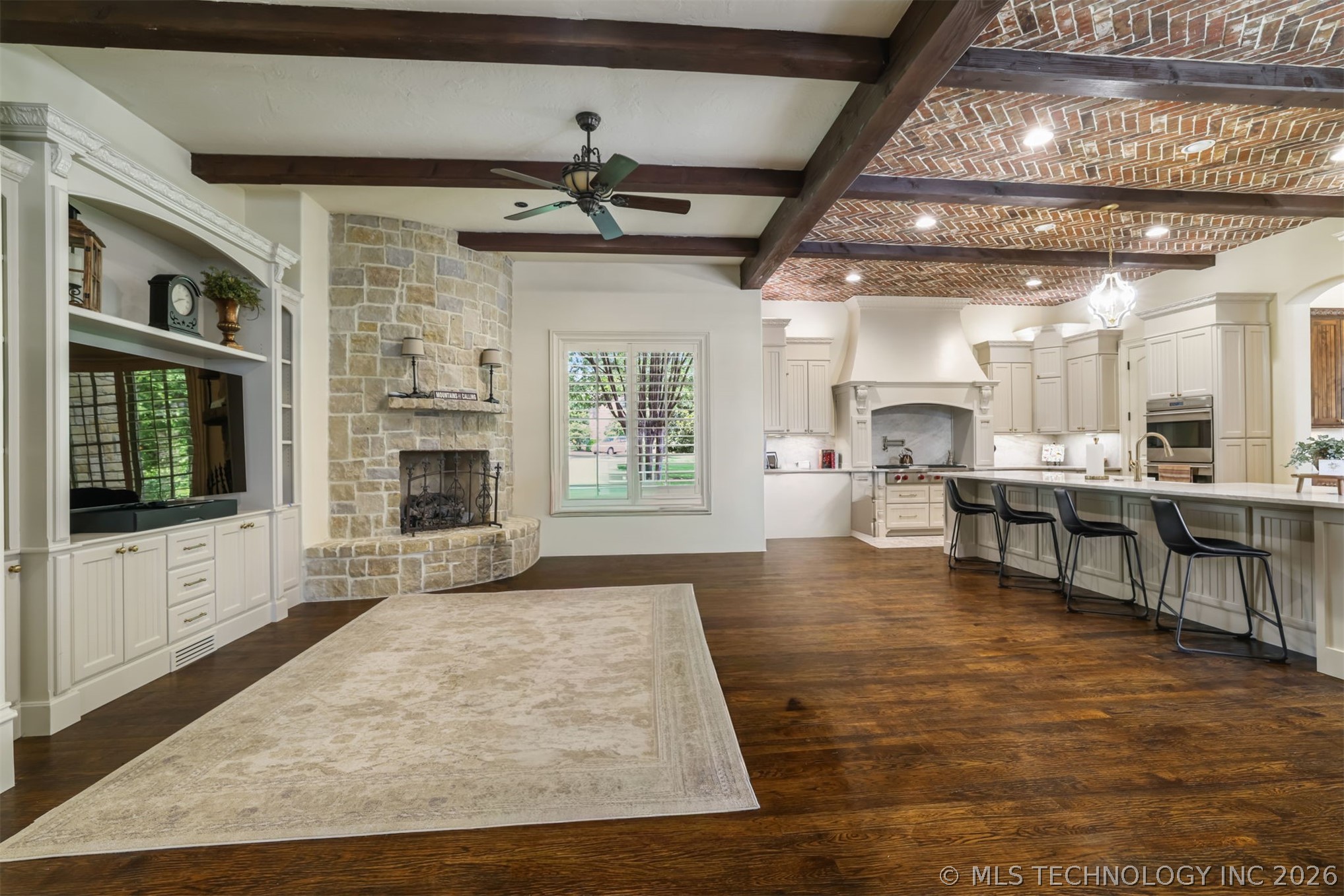 3202 Castle Court Property Photo 16