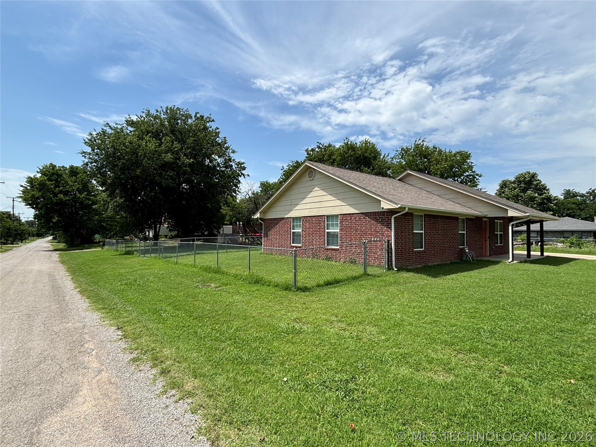 220 S Arkansas Property Photo 4
