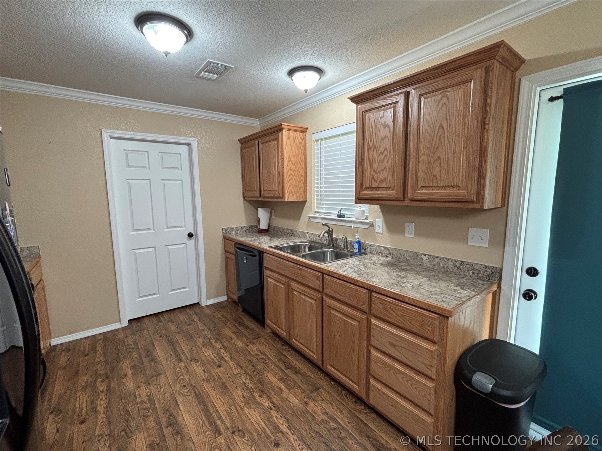 220 S Arkansas Property Photo 15