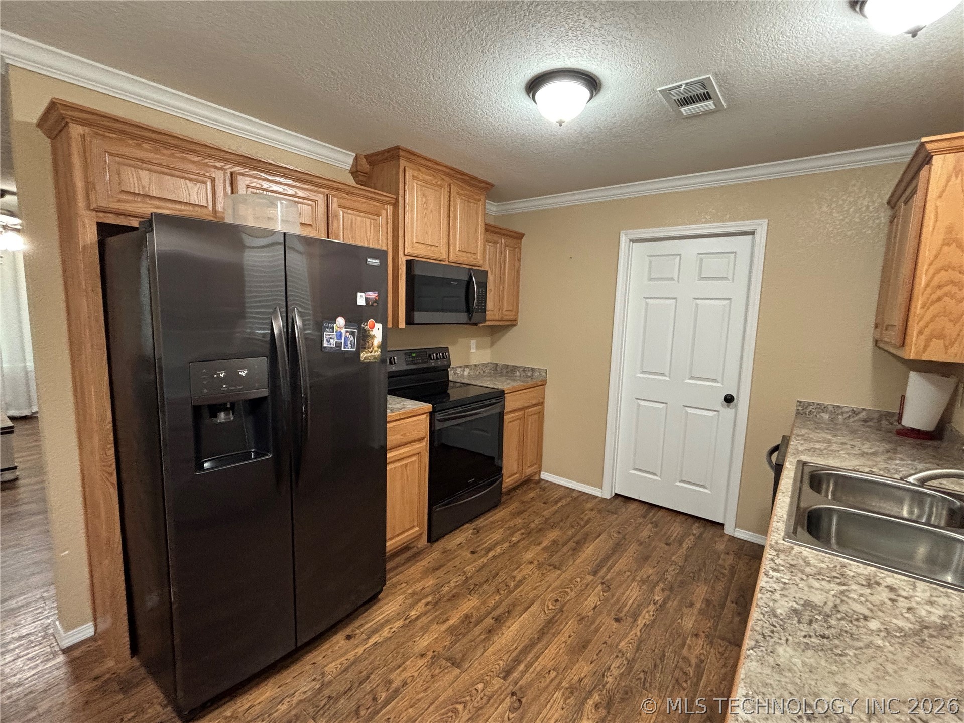220 S Arkansas Property Photo 16