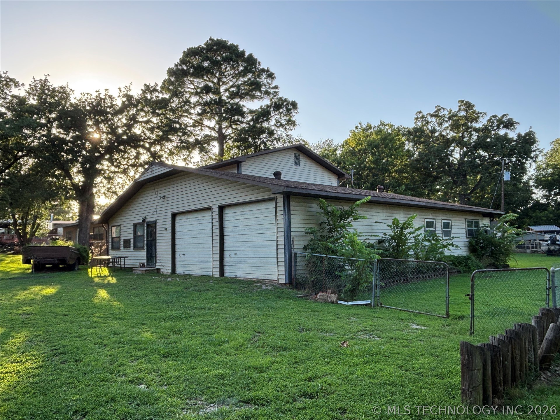 8926 Pear Property Photo 5