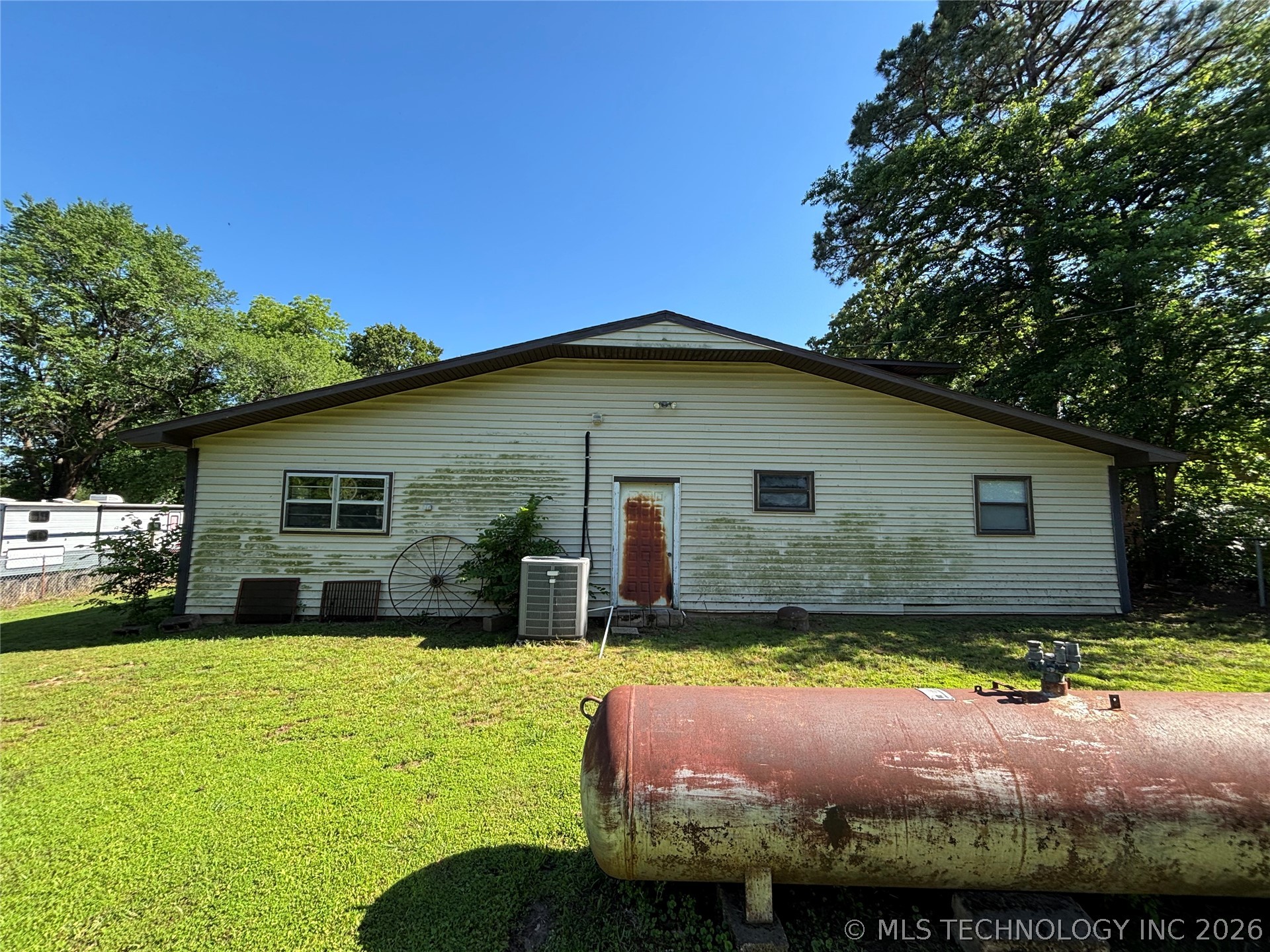 8926 Pear Property Photo 10
