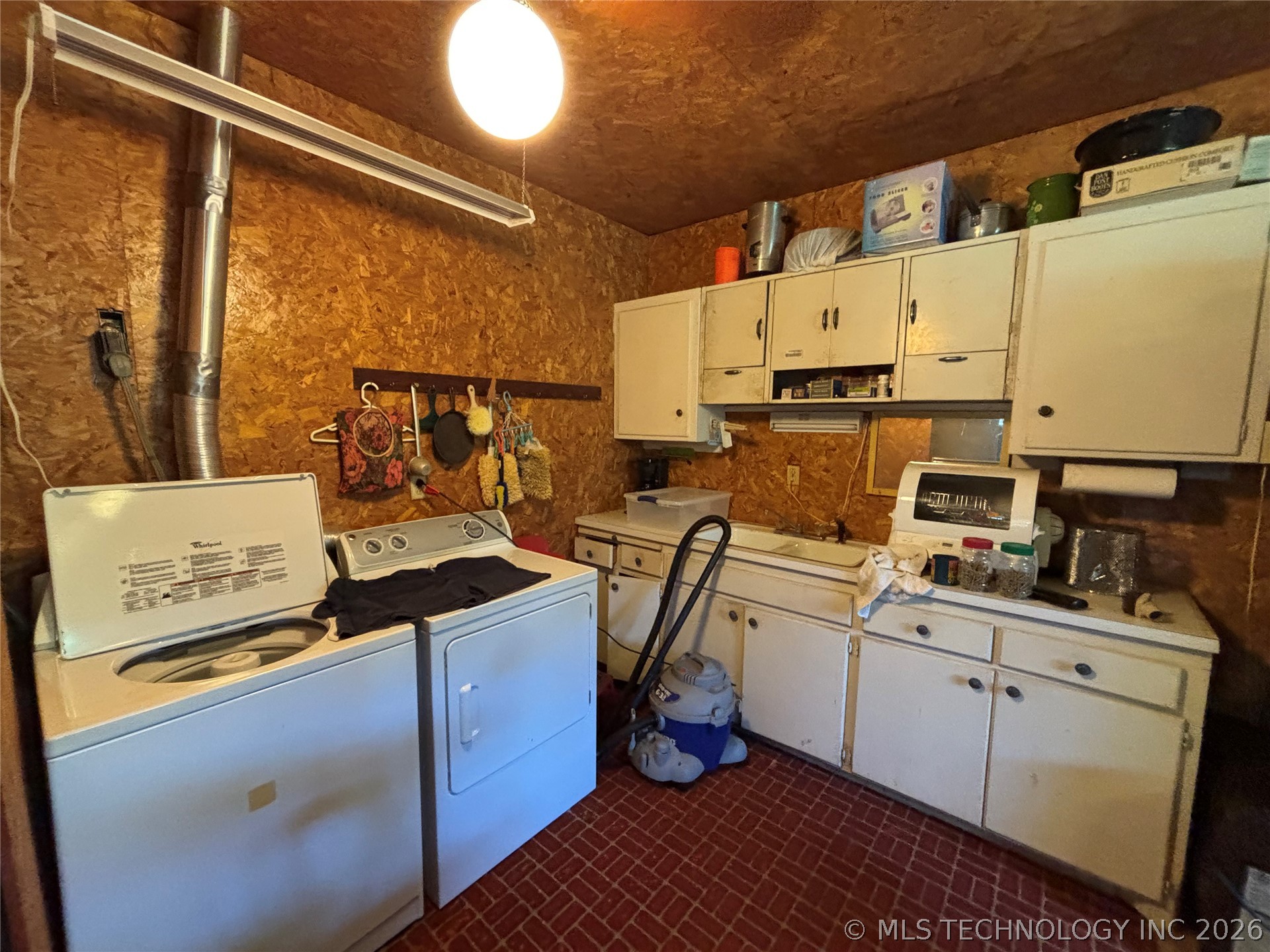 8926 Pear Property Photo 36