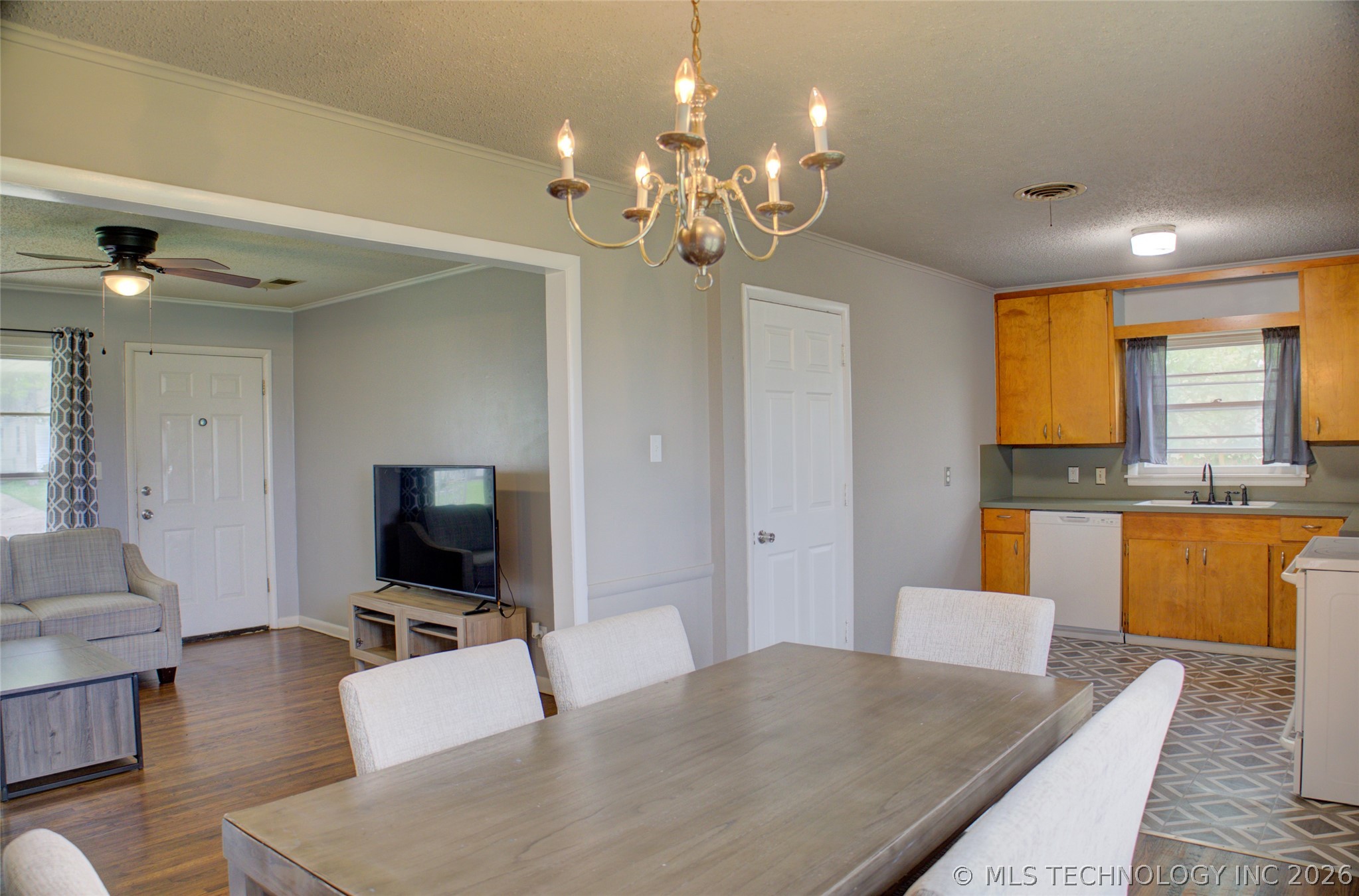 8947 E Oklahoma Place Property Photo 8