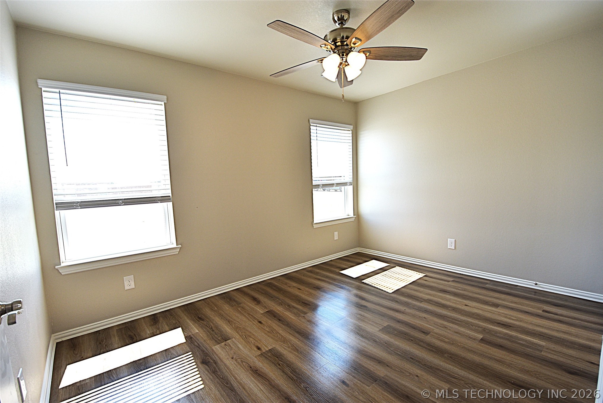 829 Elm Street Property Photo 29