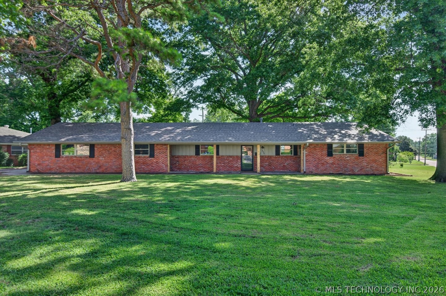 1428 Melmart Property Photo 2
