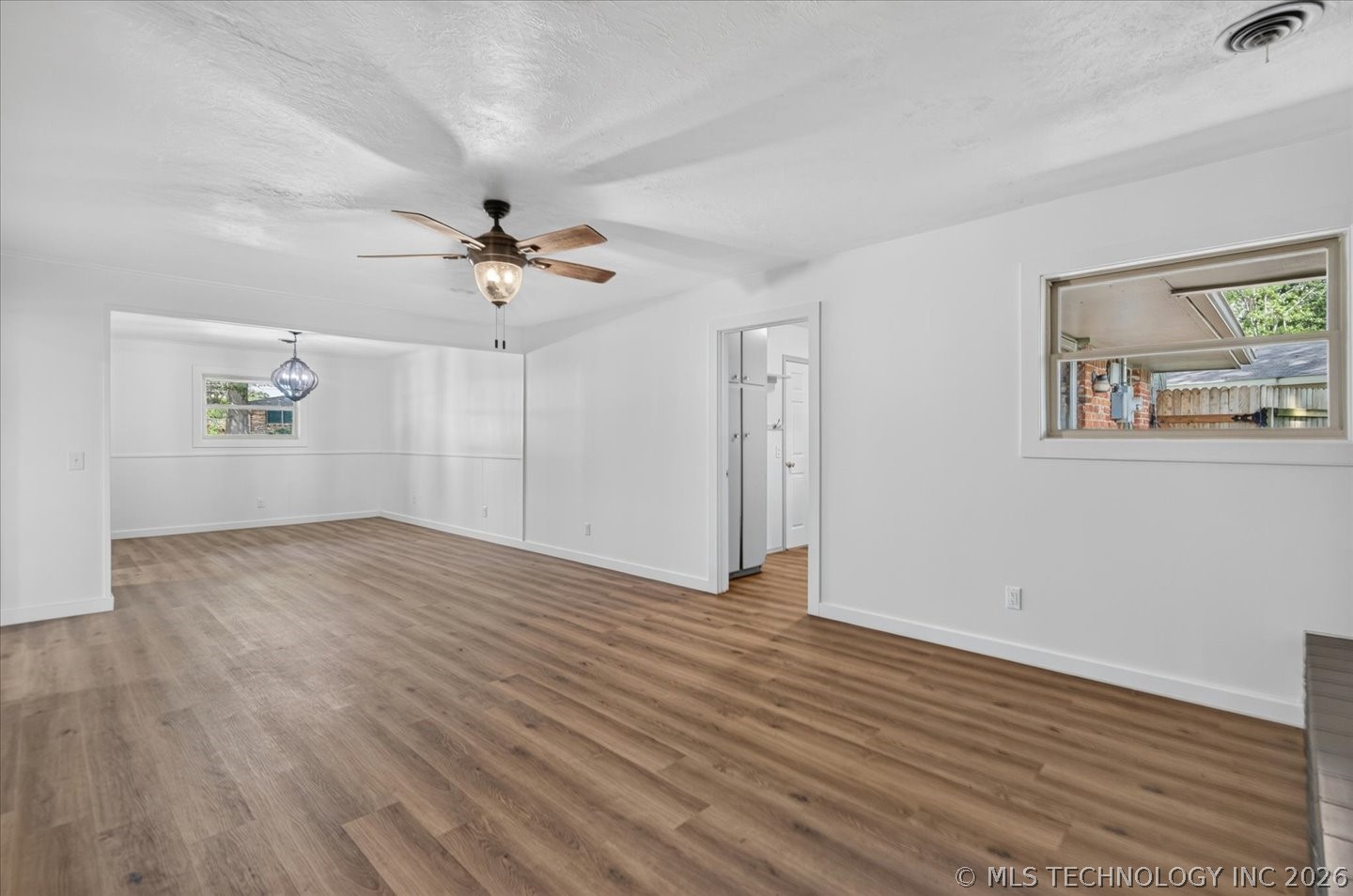 1428 Melmart Property Photo 8