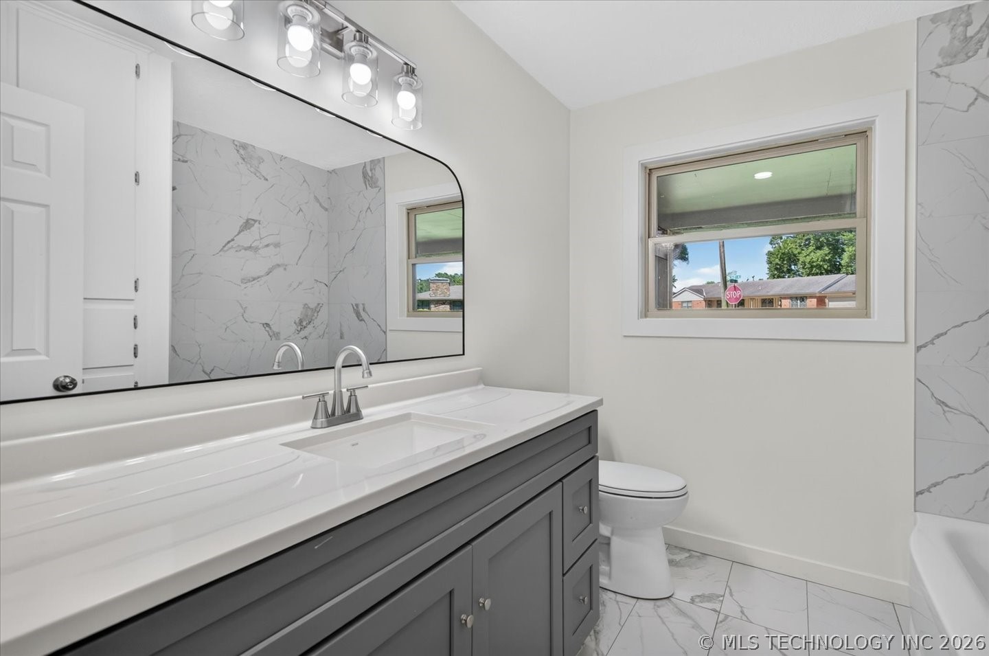 1428 Melmart Property Photo 22