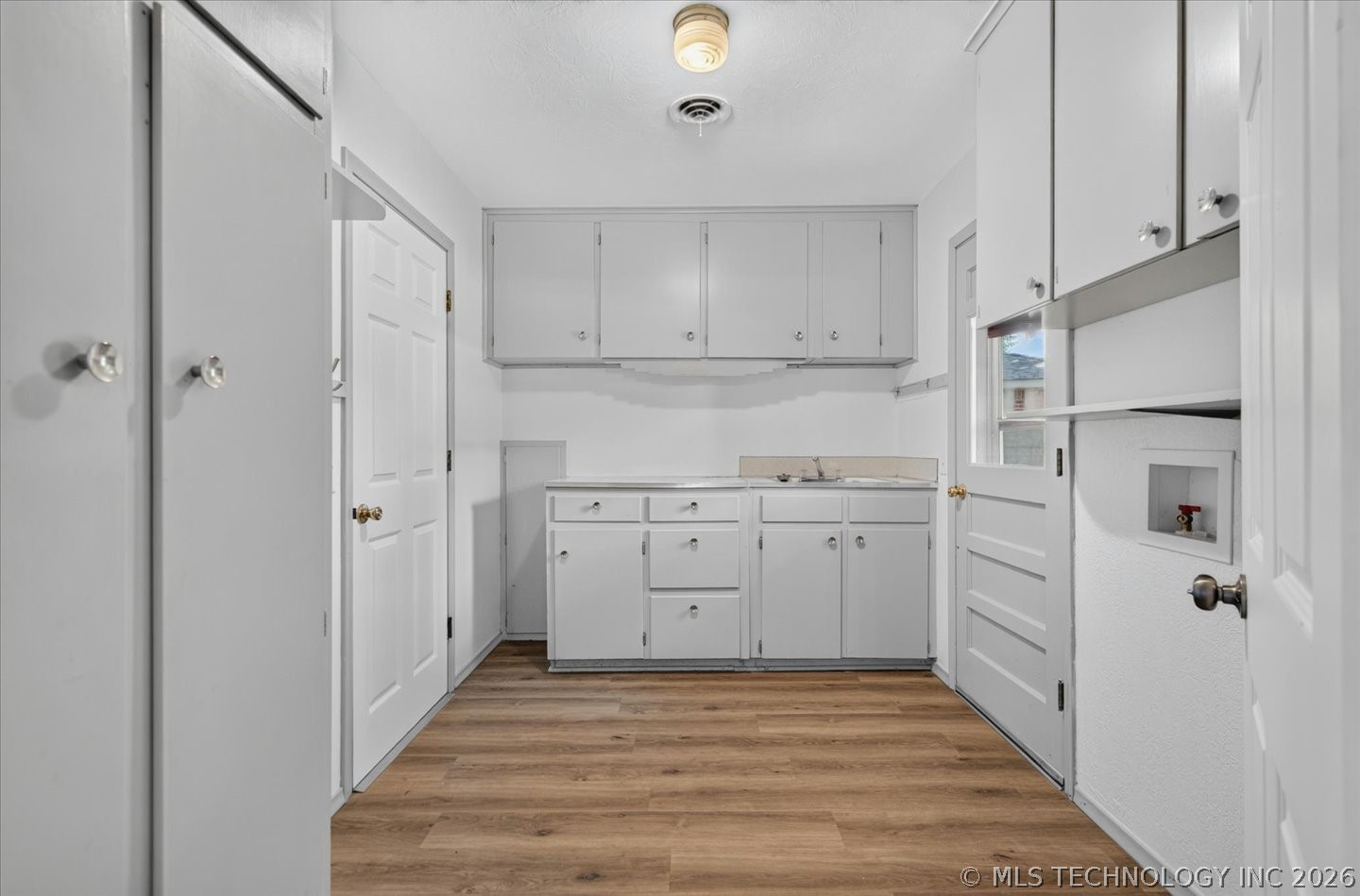 1428 Melmart Property Photo 25