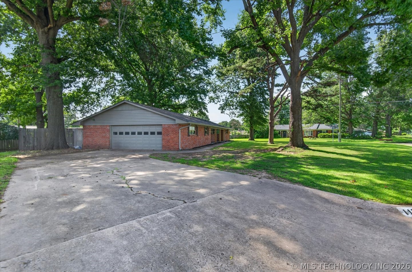 1428 Melmart Property Photo 28