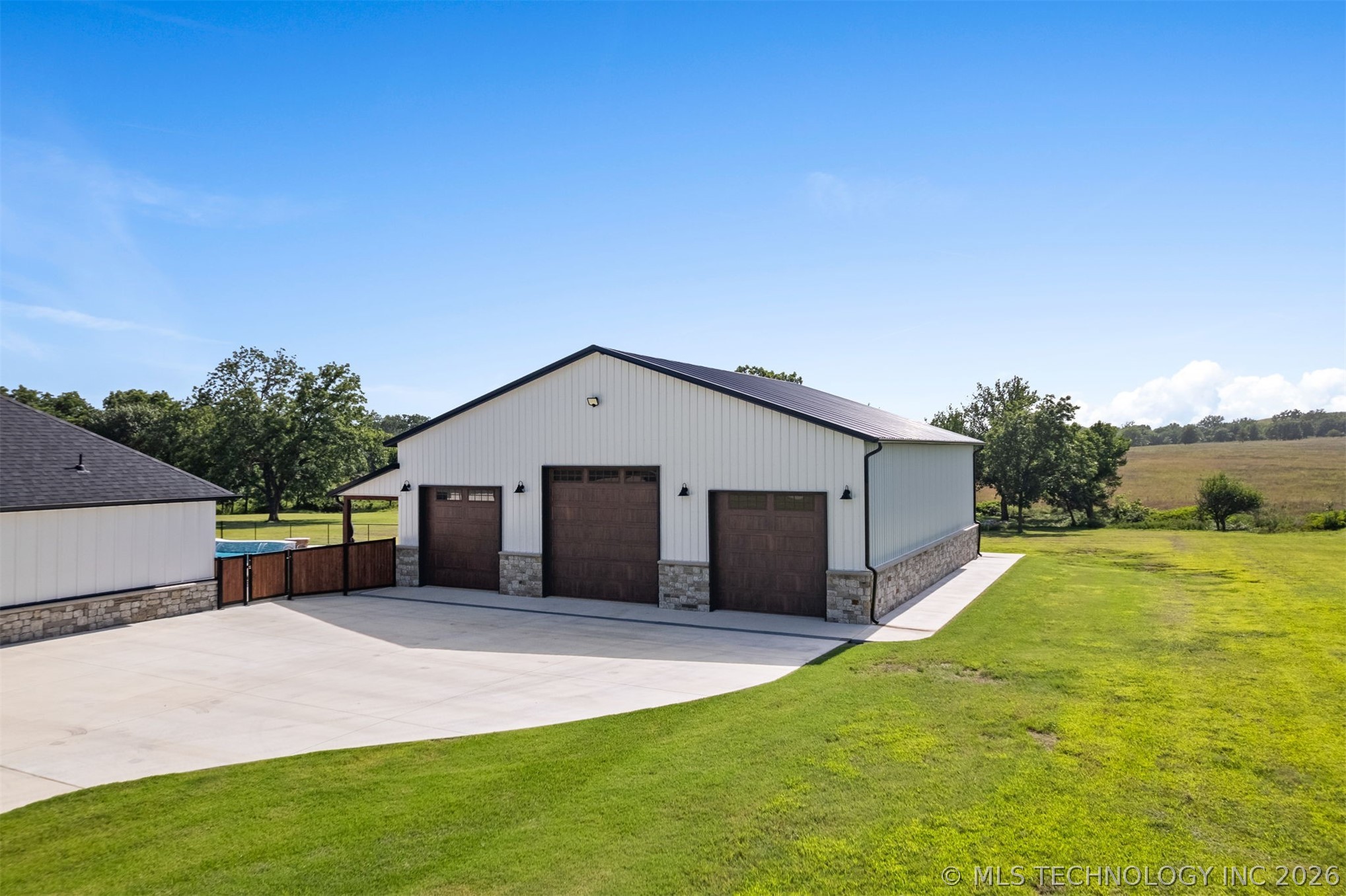 30419 N 3994 Drive Property Photo 3