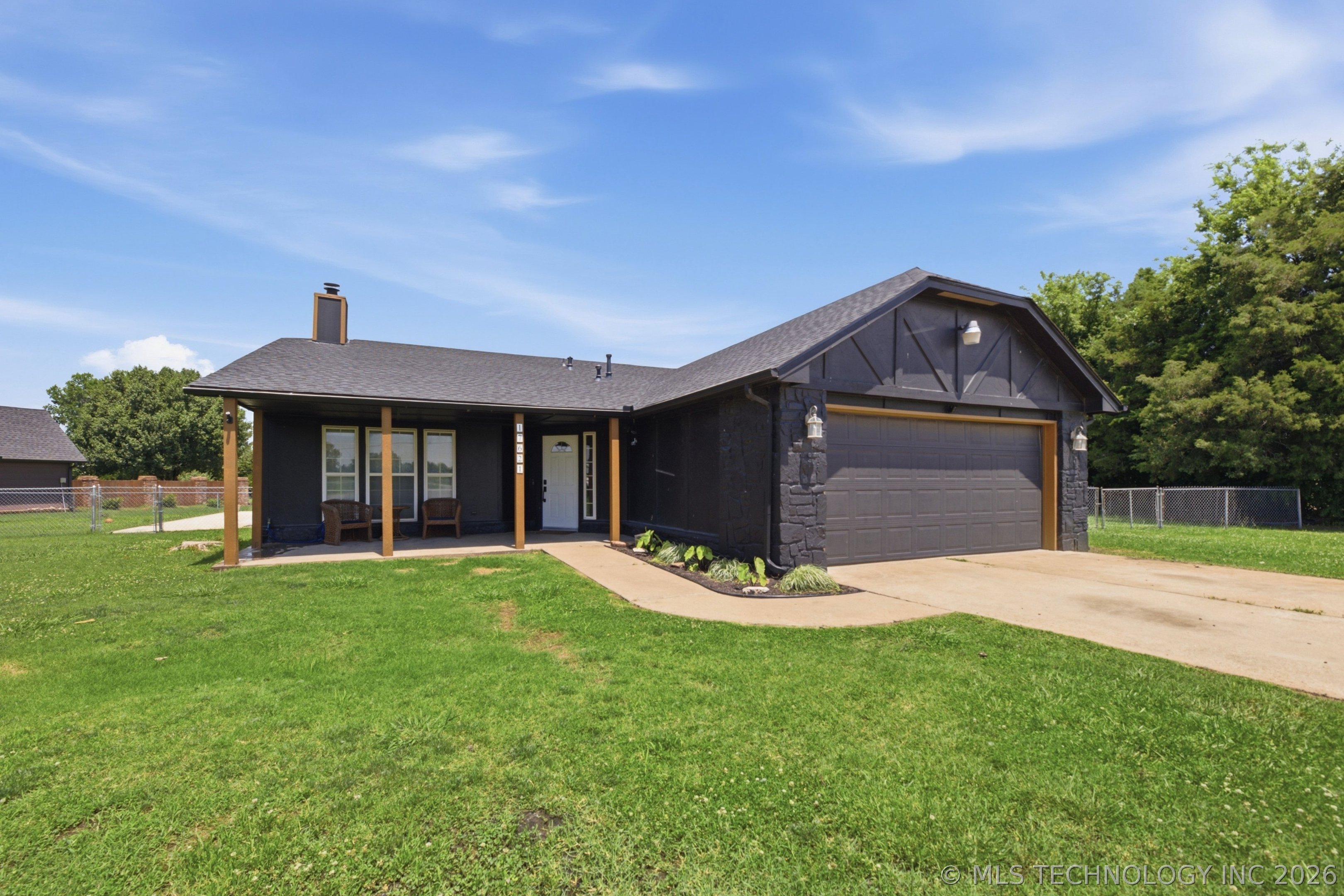 17621 E 80th Street North