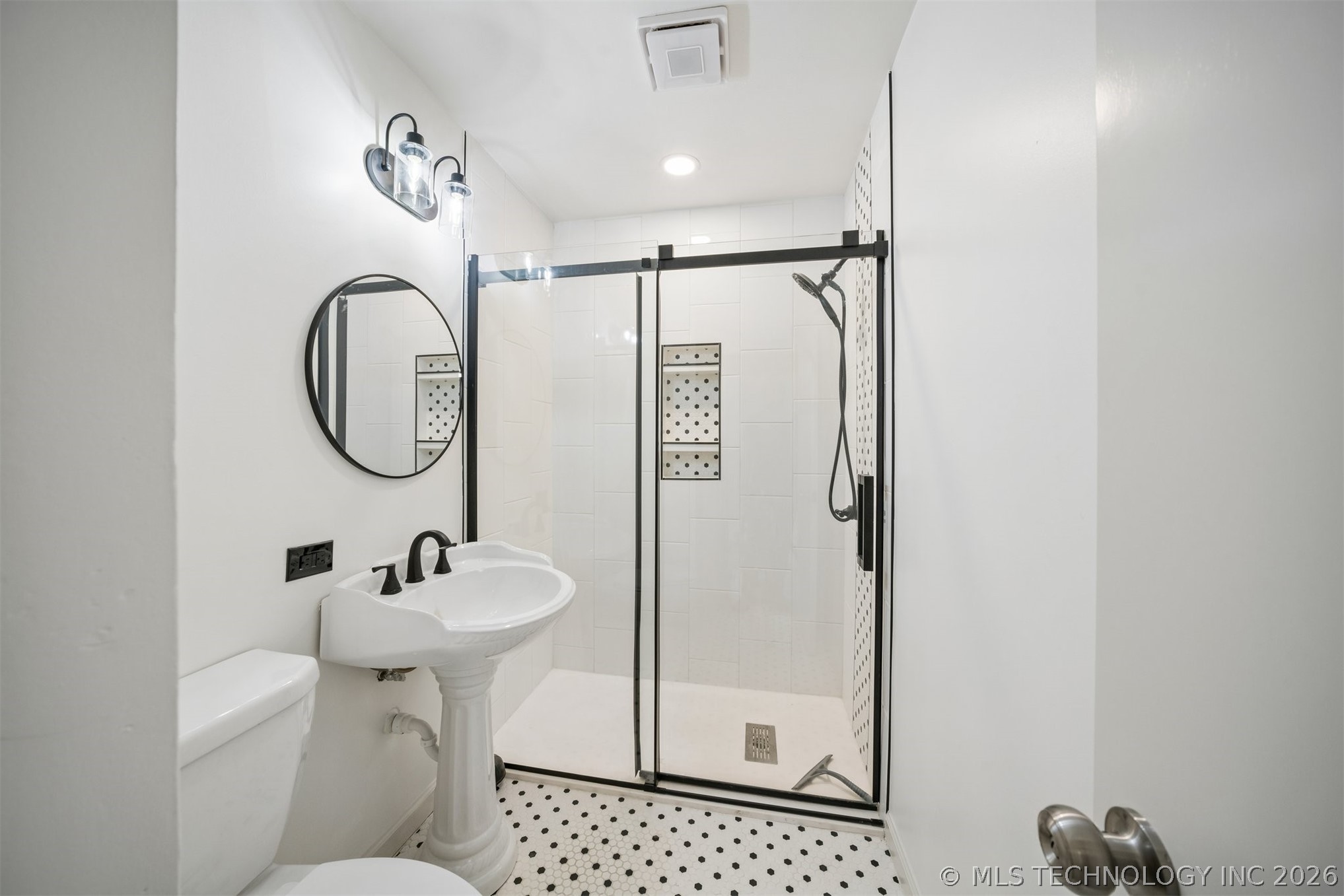 809 Cedar Avenue Property Photo 18