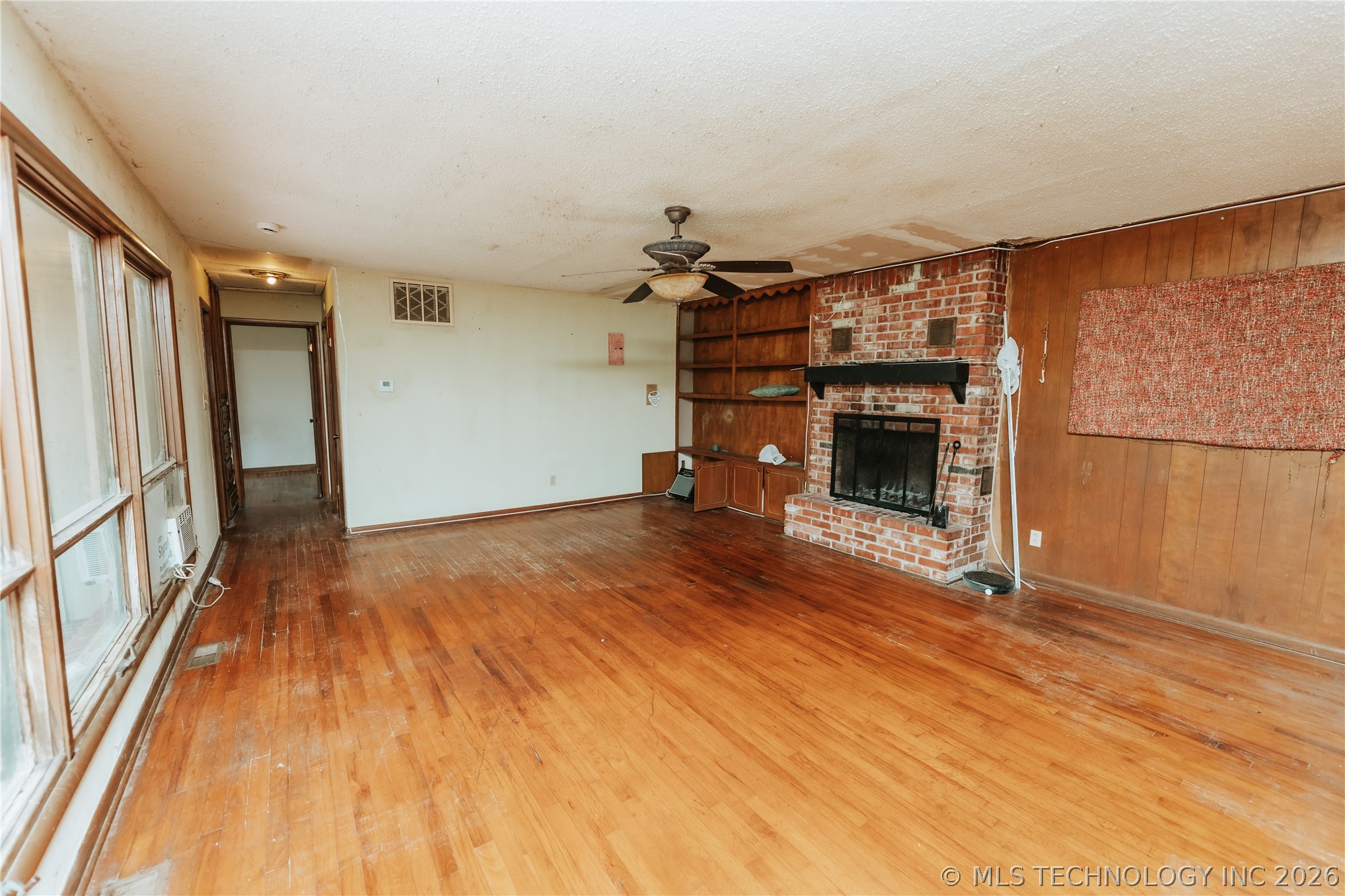 214 Forest Street Property Photo 3