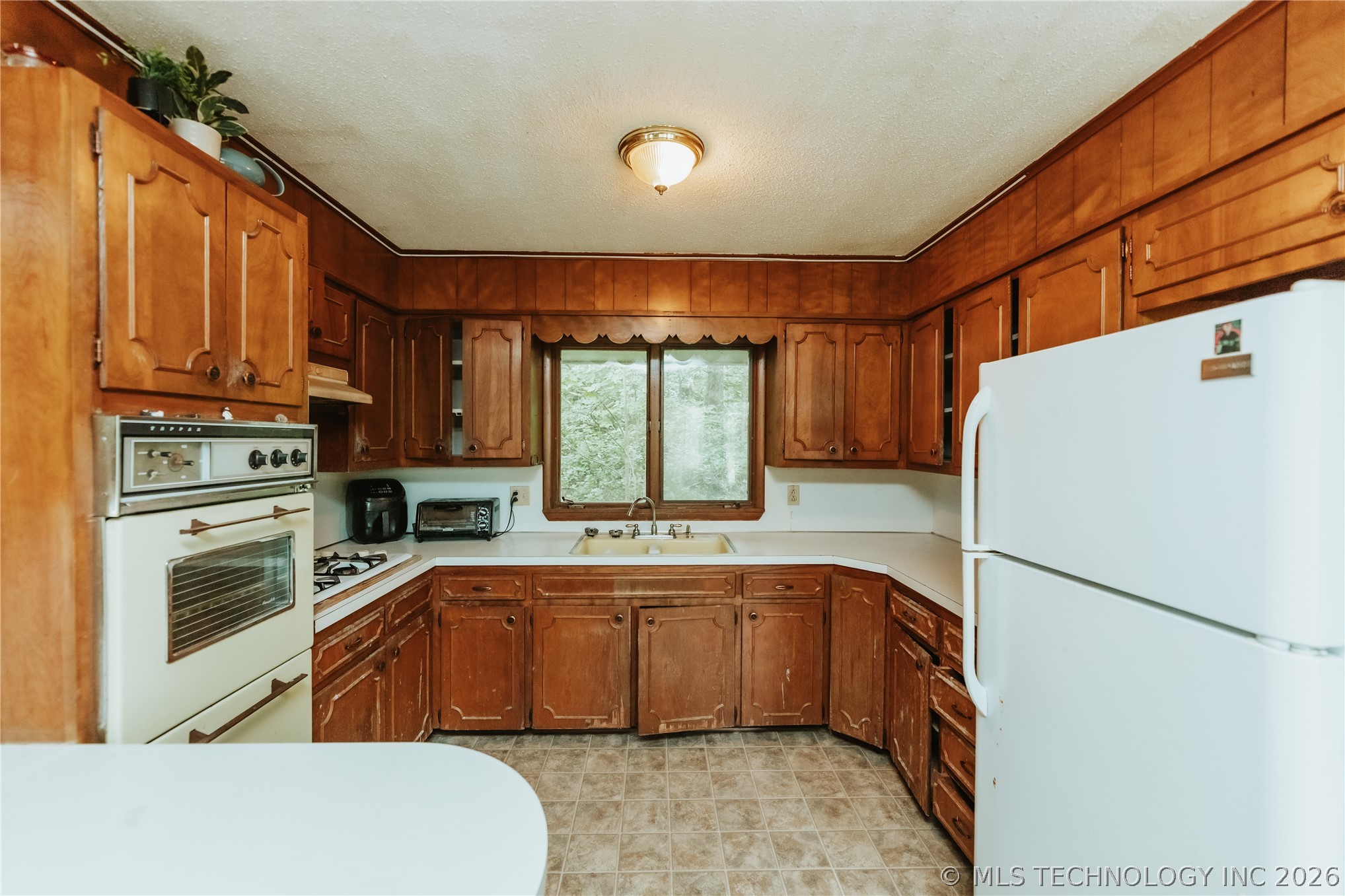 214 Forest Street Property Photo 6