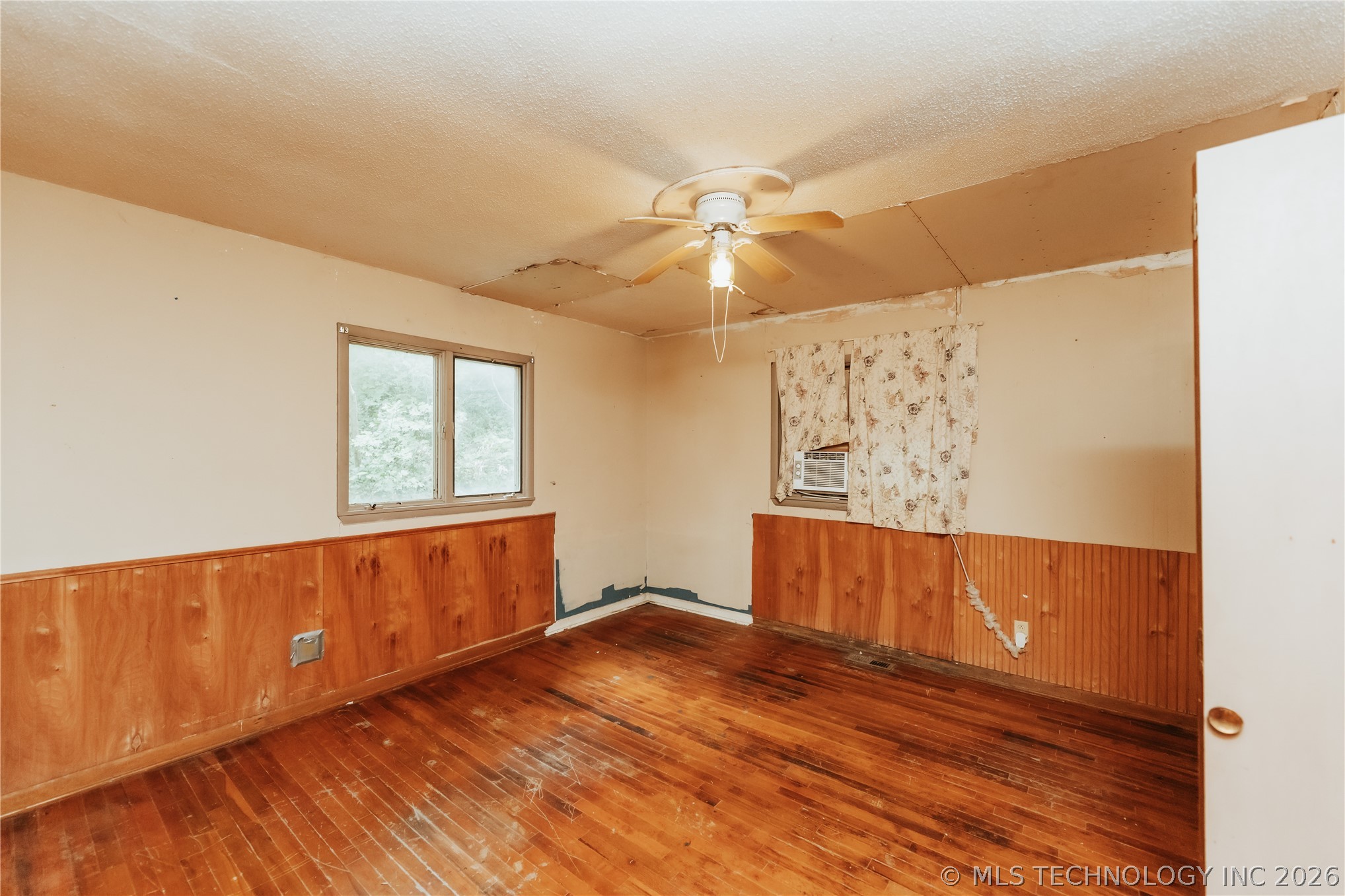 214 Forest Street Property Photo 8