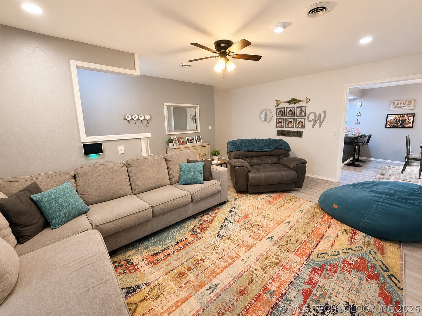 1425 Hargrove Property Photo 4